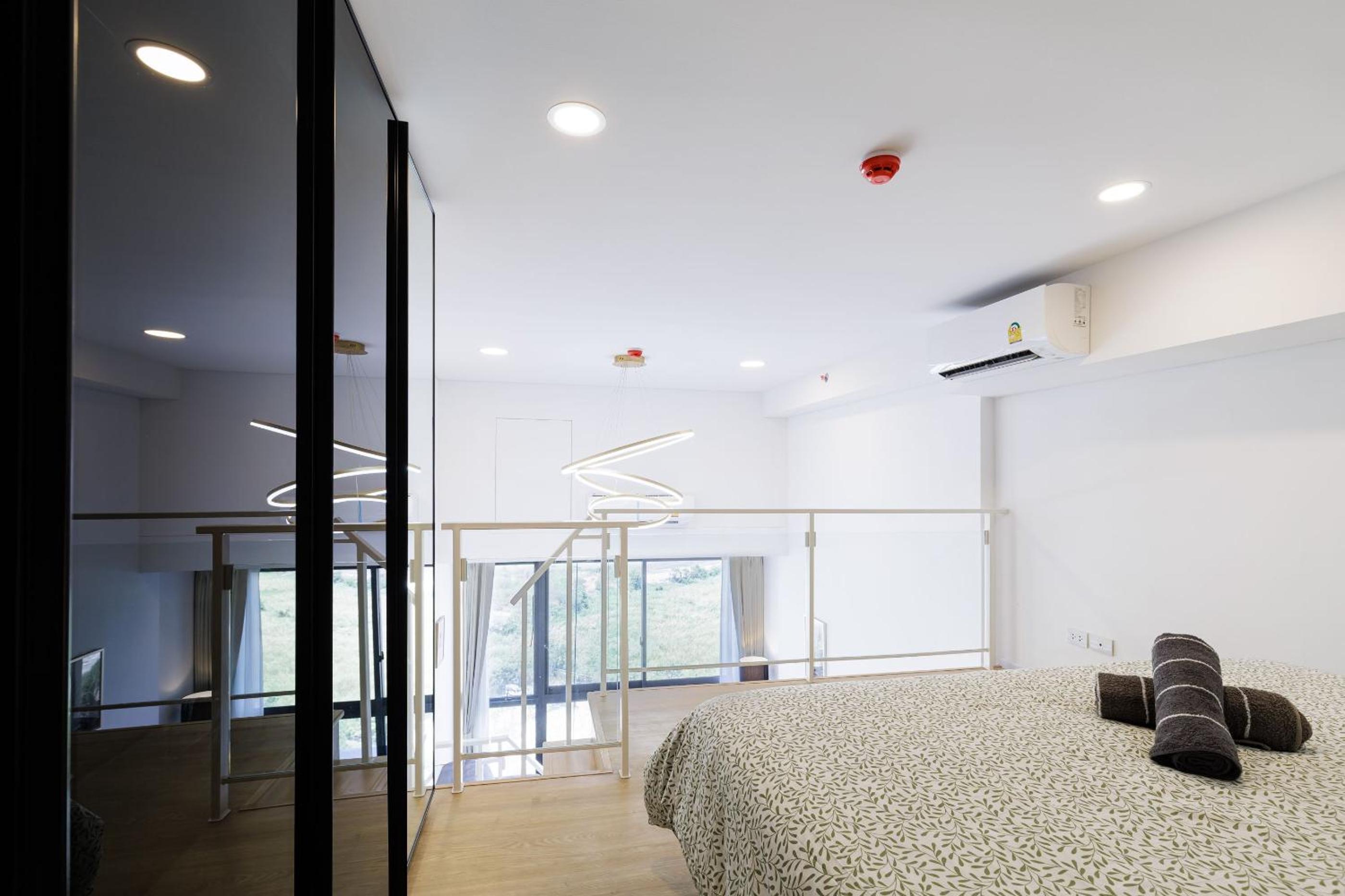 Loft Pool Superior Suite Near jodd Night Market 500mbps Wi-Fi Twin