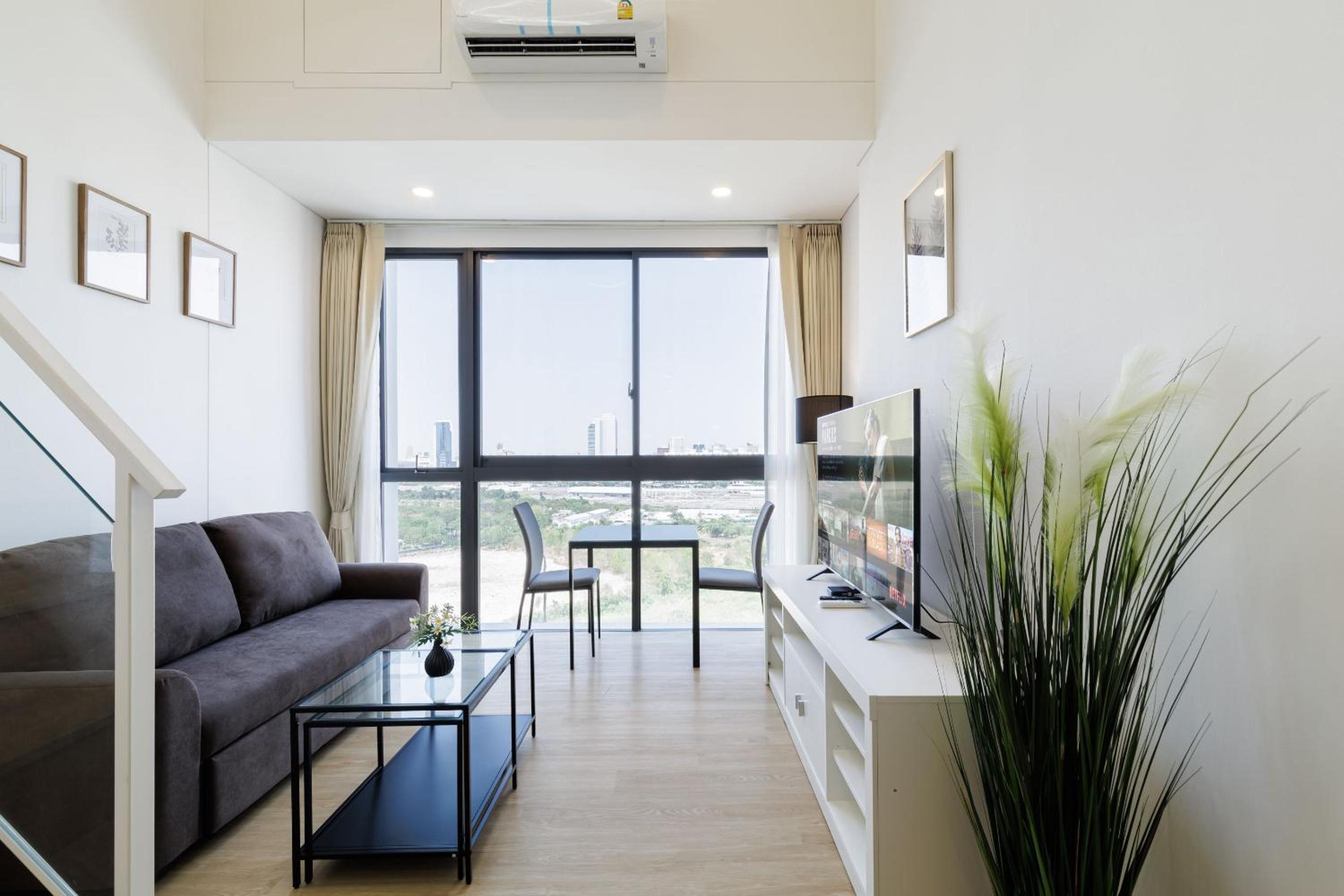 Loft Pool Superior Suite Near jodd Night Market 500mbps Wi-Fi Twin