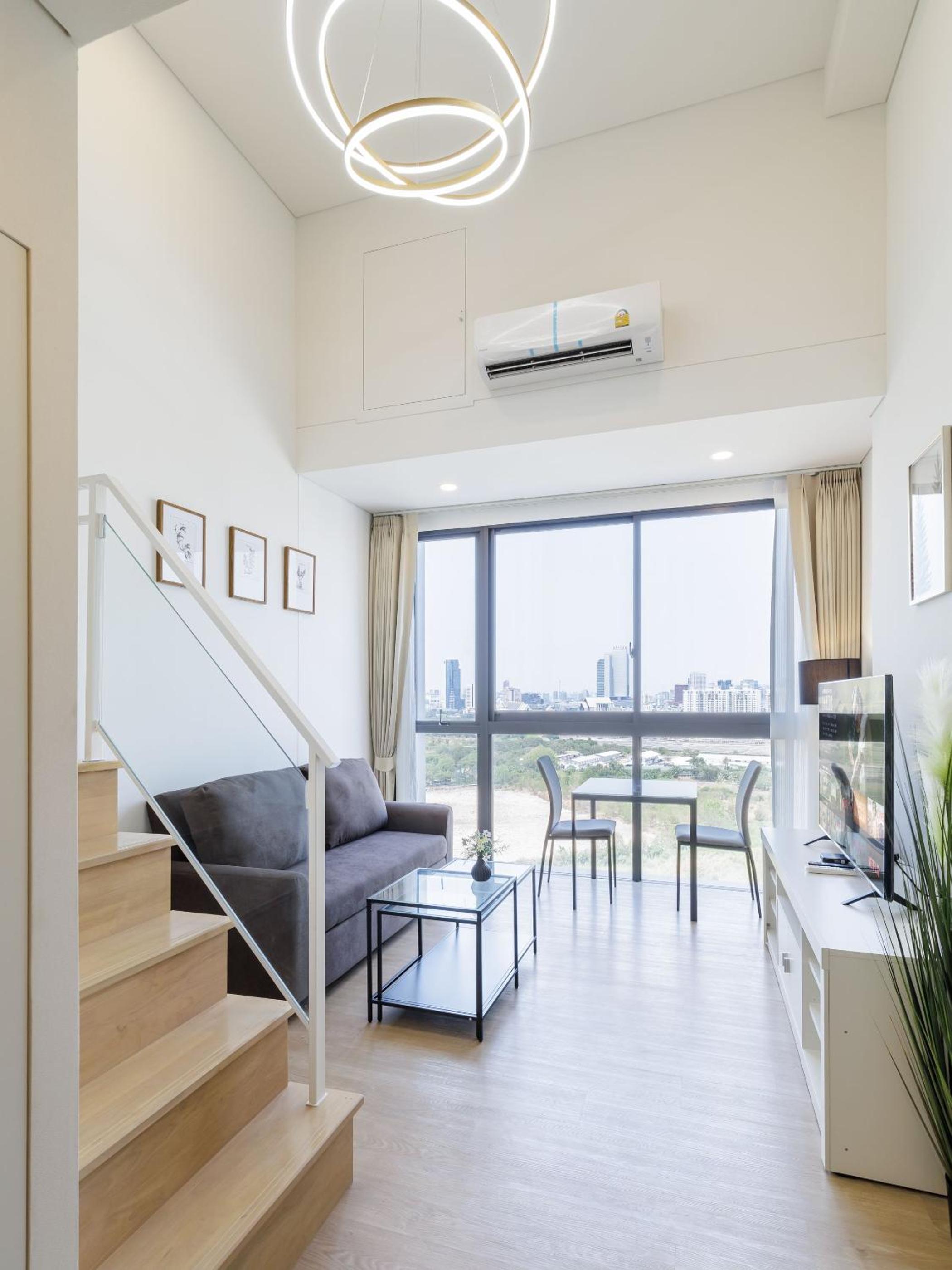 Loft Pool Superior Suite Near jodd Night Market 500mbps Wi-Fi Twin