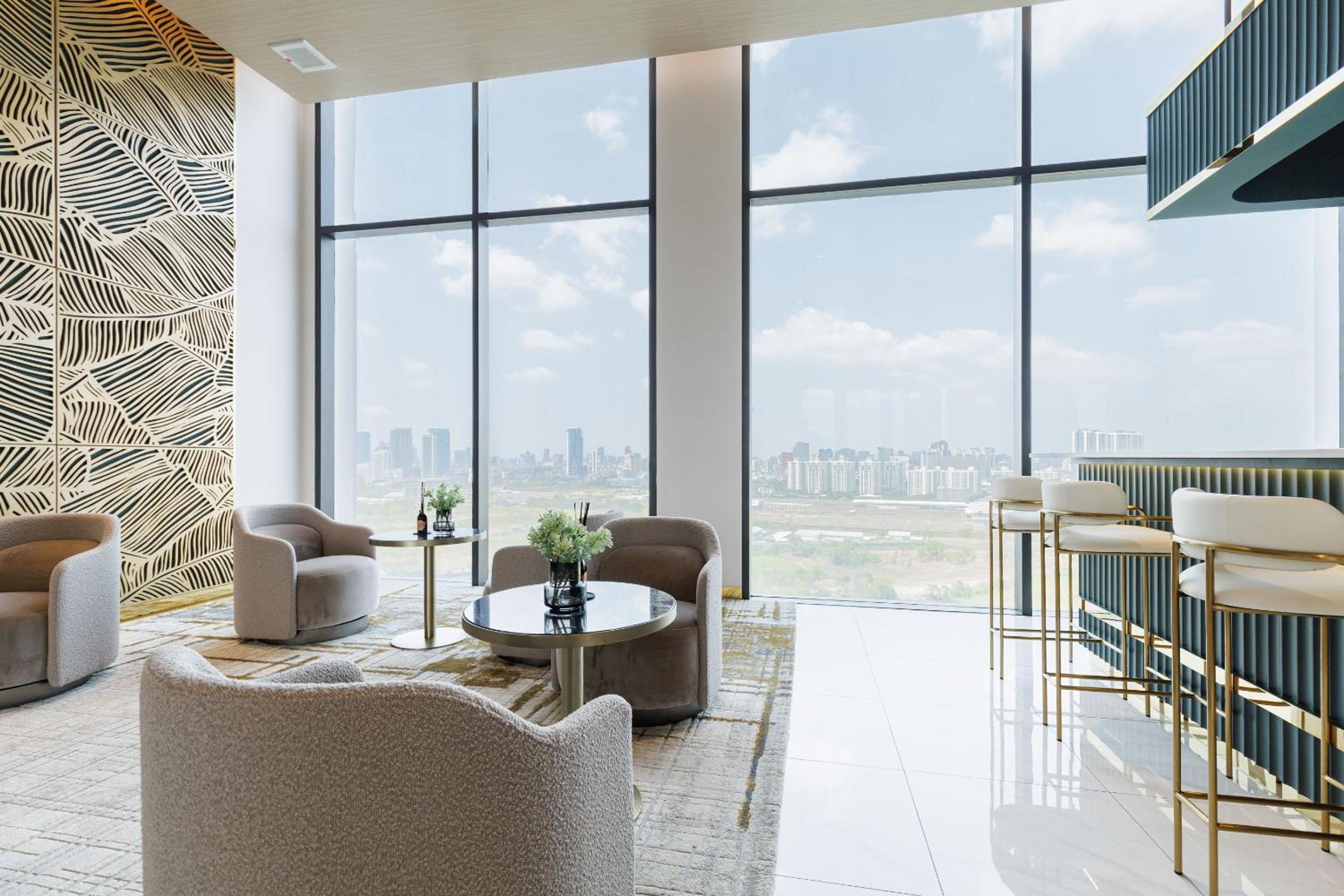 Loft Pool Superior Suite Near jodd Night Market 500mbps Wi-Fi Twin