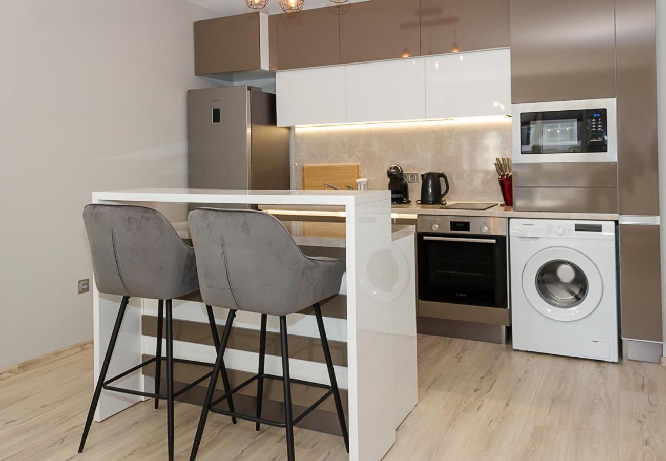 Sunny 1BD Flat in St Constantine & Helena Complex by Flat Mаnаger
