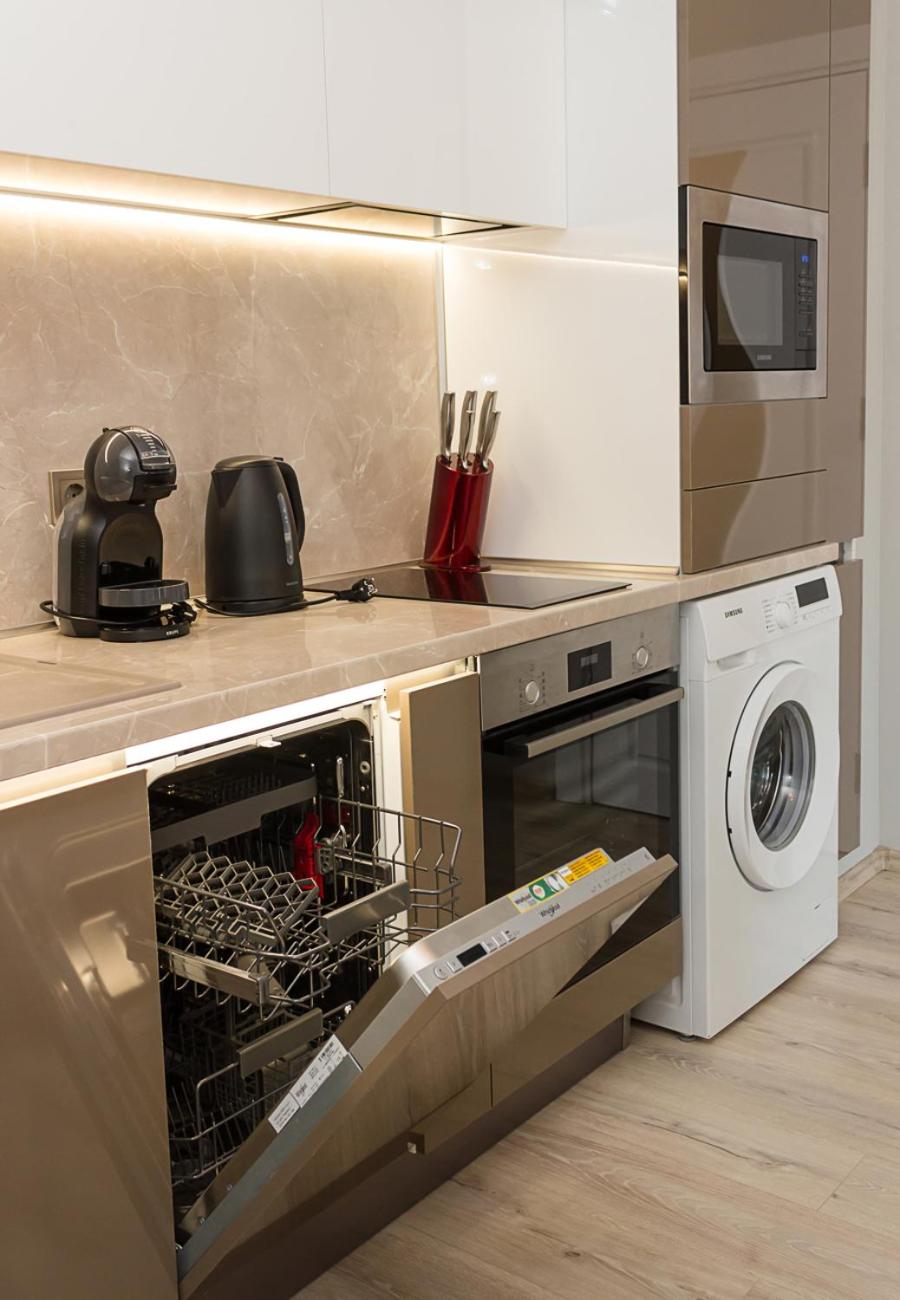 Sunny 1BD Flat in St Constantine & Helena Complex by Flat Mаnаger
