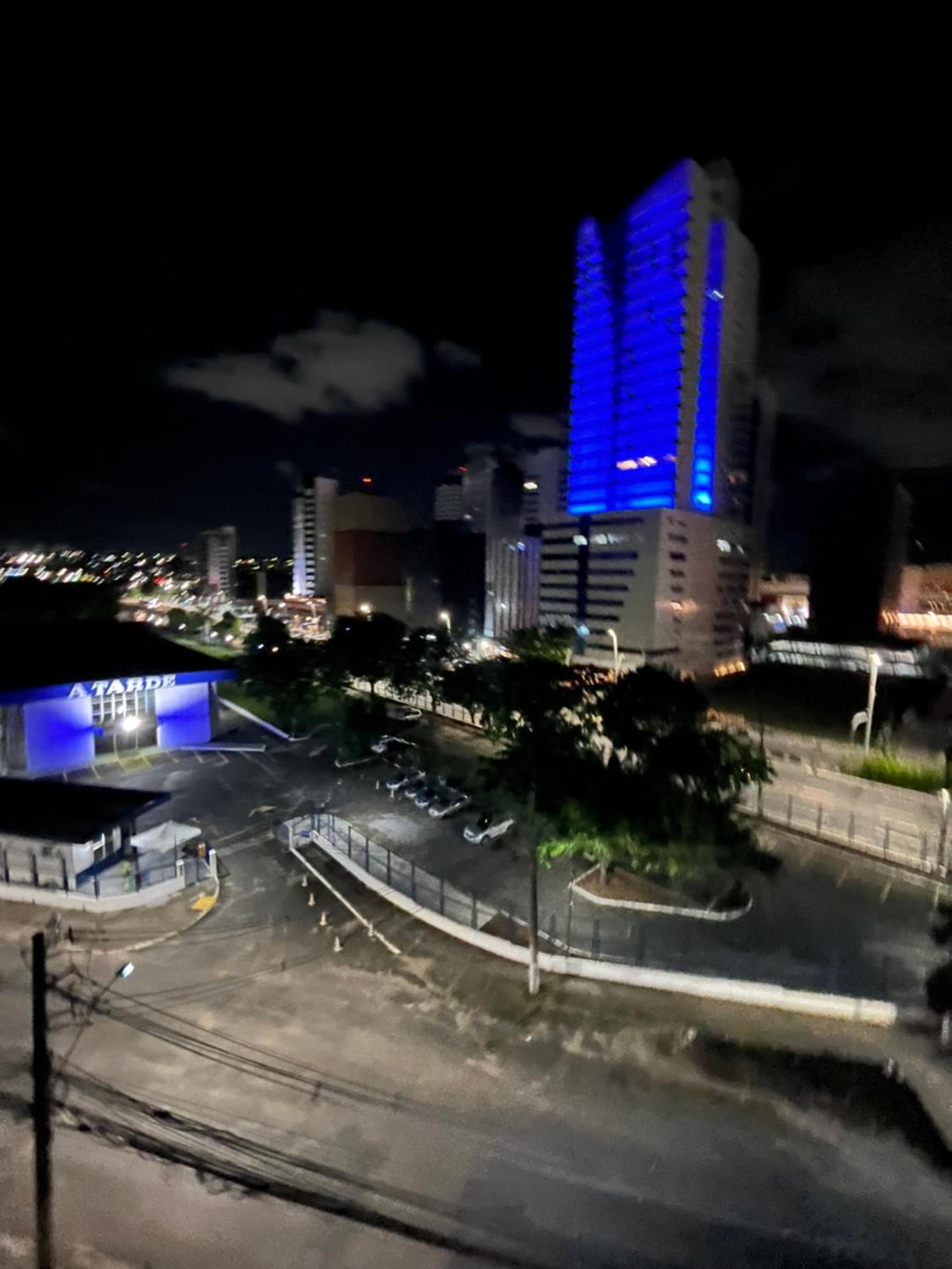 2 - Flat próx. Salvador Shopping c/ garagem