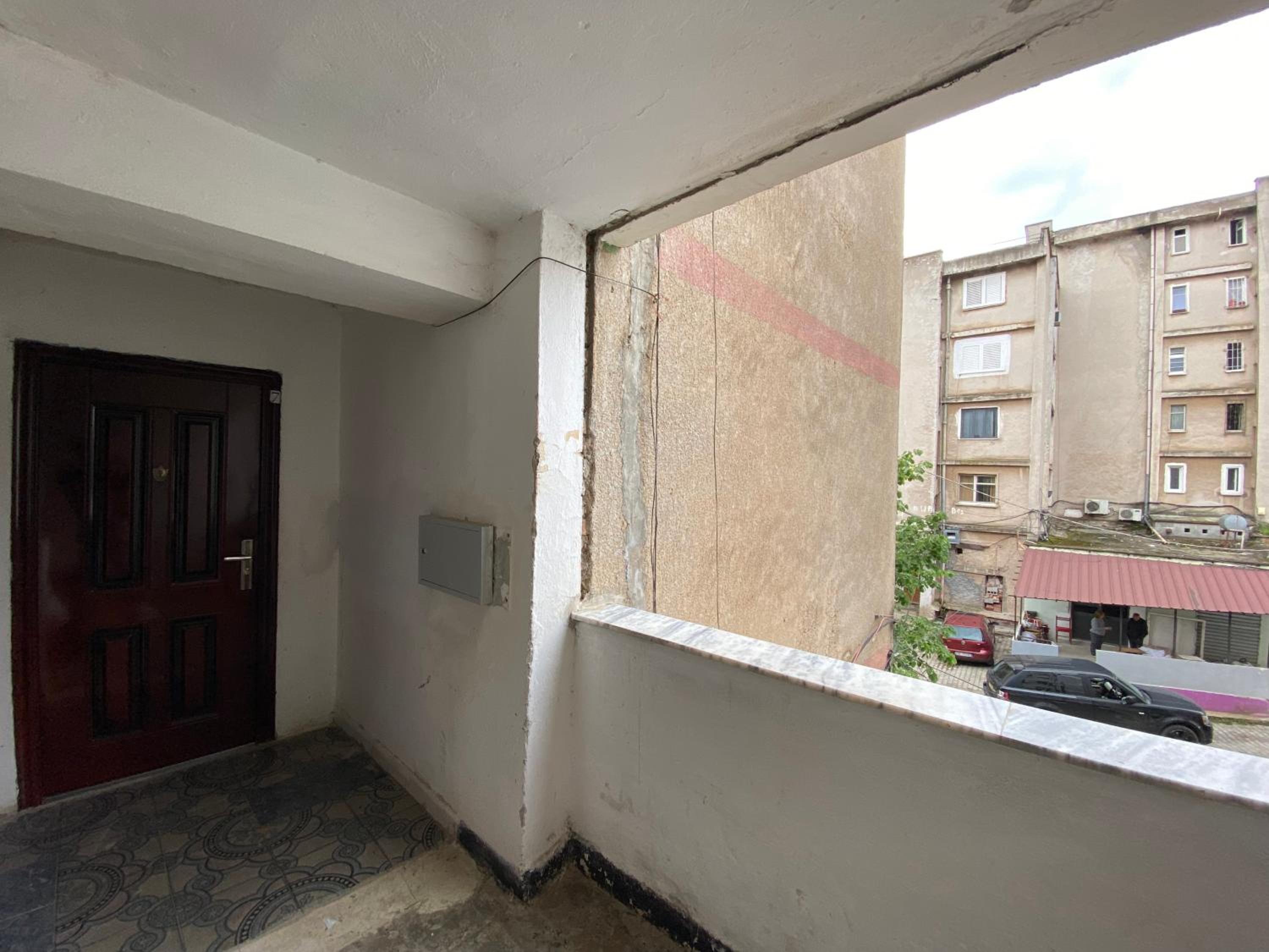 Apartament me qera 2+1