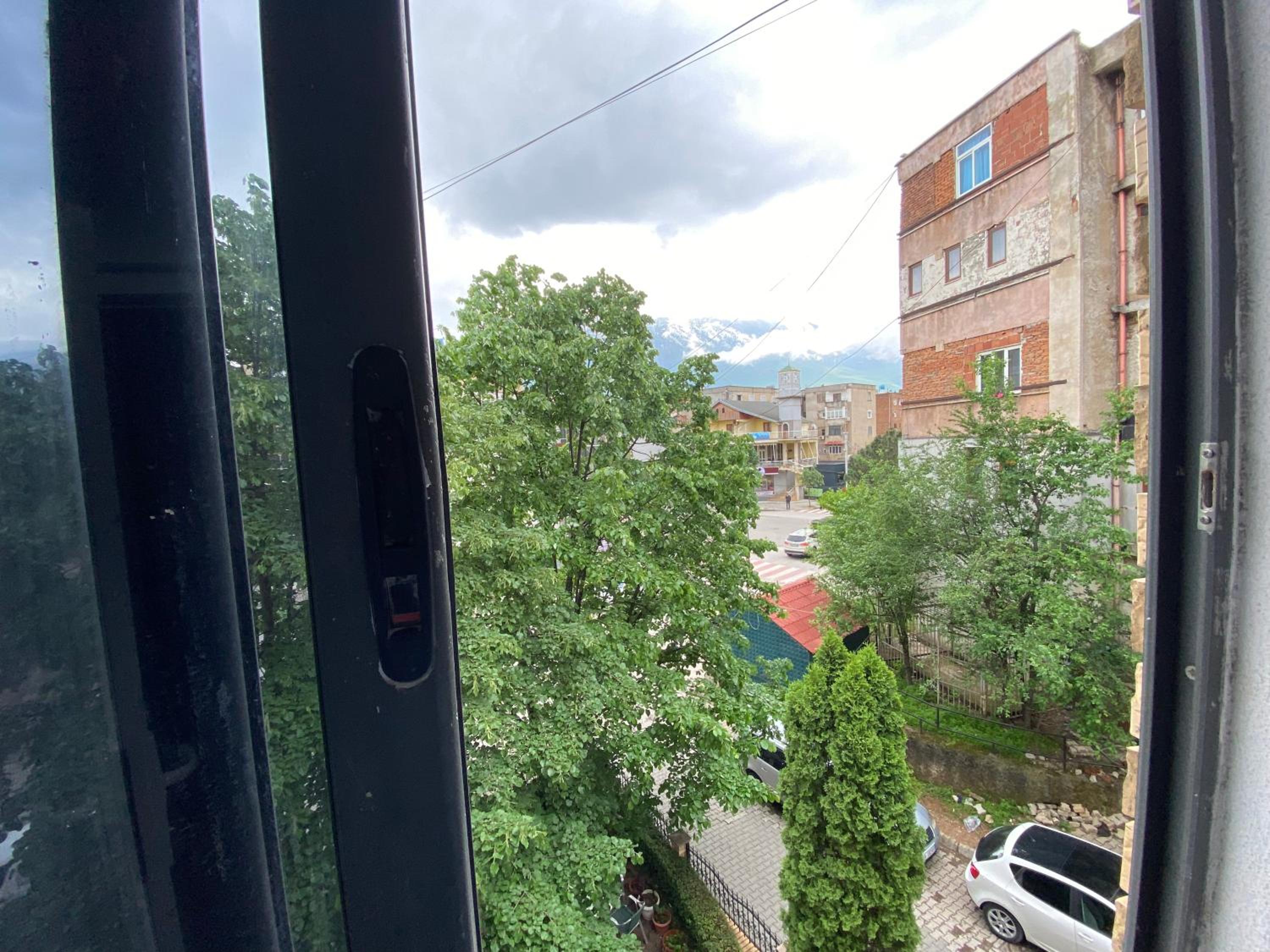 Apartament me qera 2+1