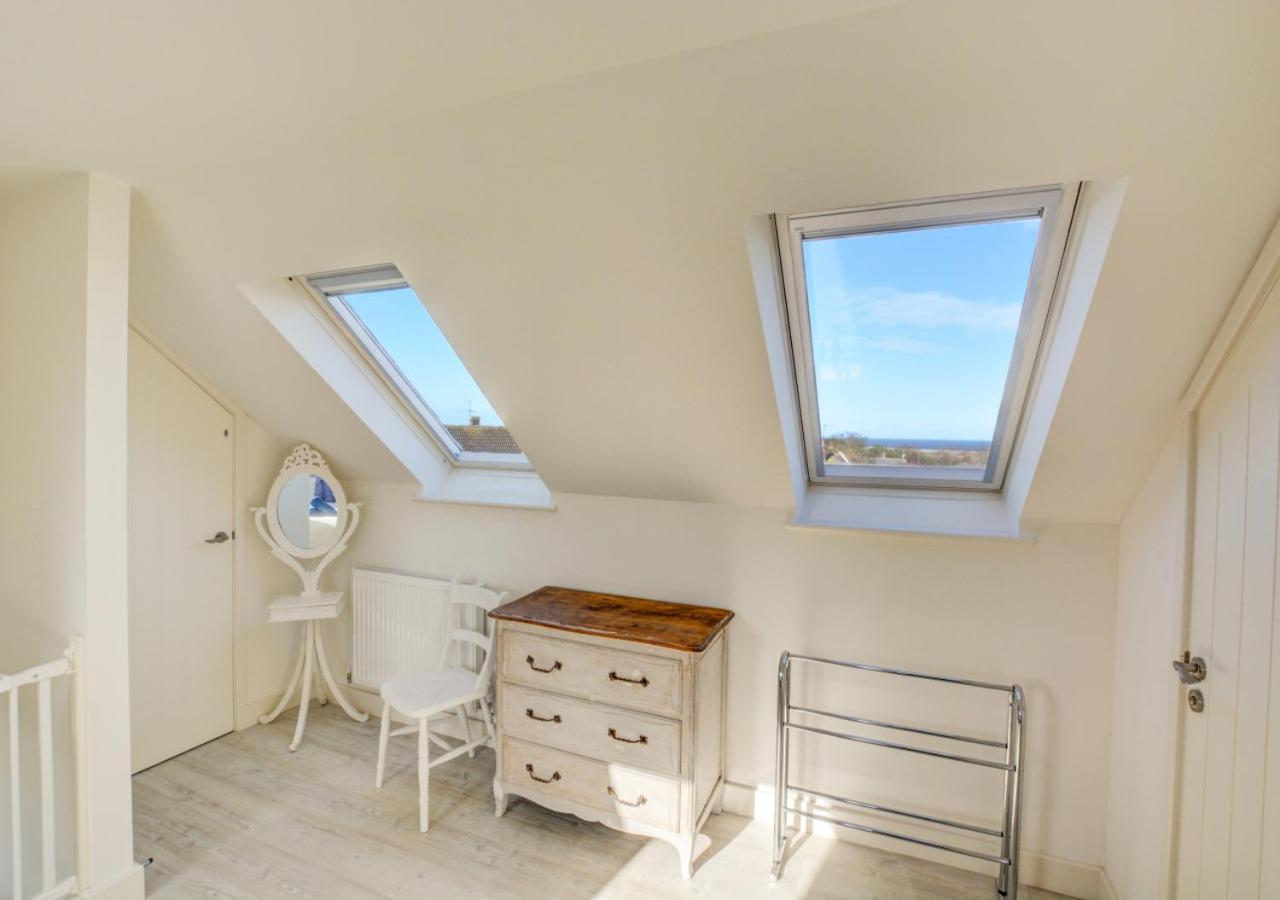 4 Bed in Salthouse oc-1824