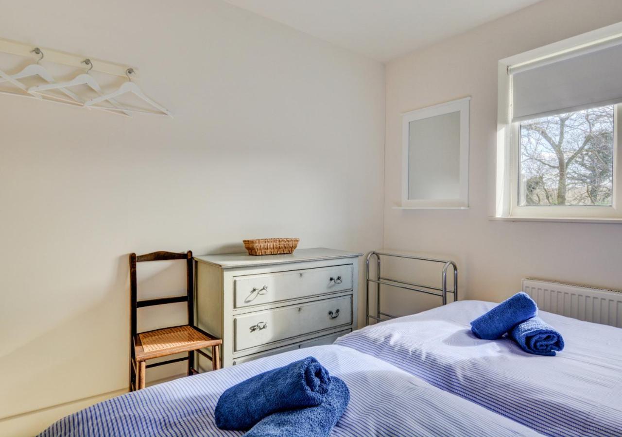 4 Bed in Salthouse oc-1824