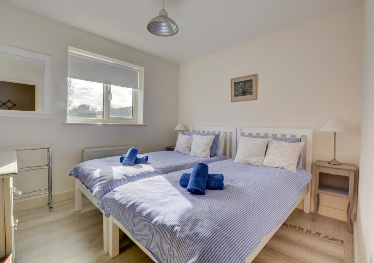 4 Bed in Salthouse oc-1824