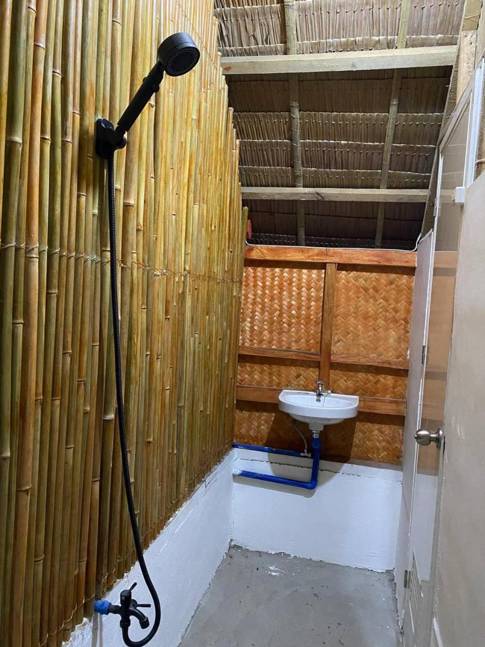 Seaside Cabin Bucana