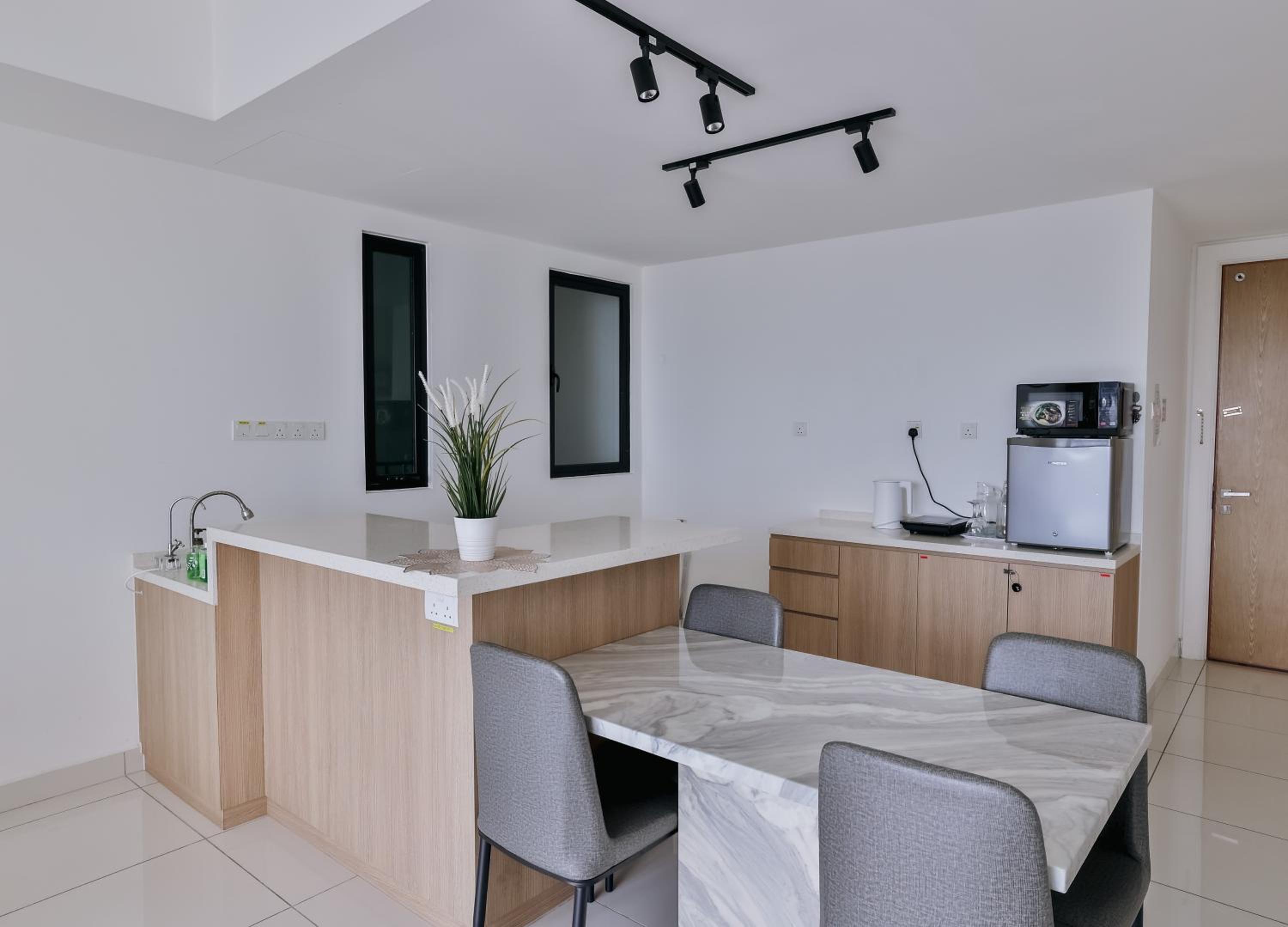 Midvalley Southkey Mosaic 2BR Suite Homestay by Jfive