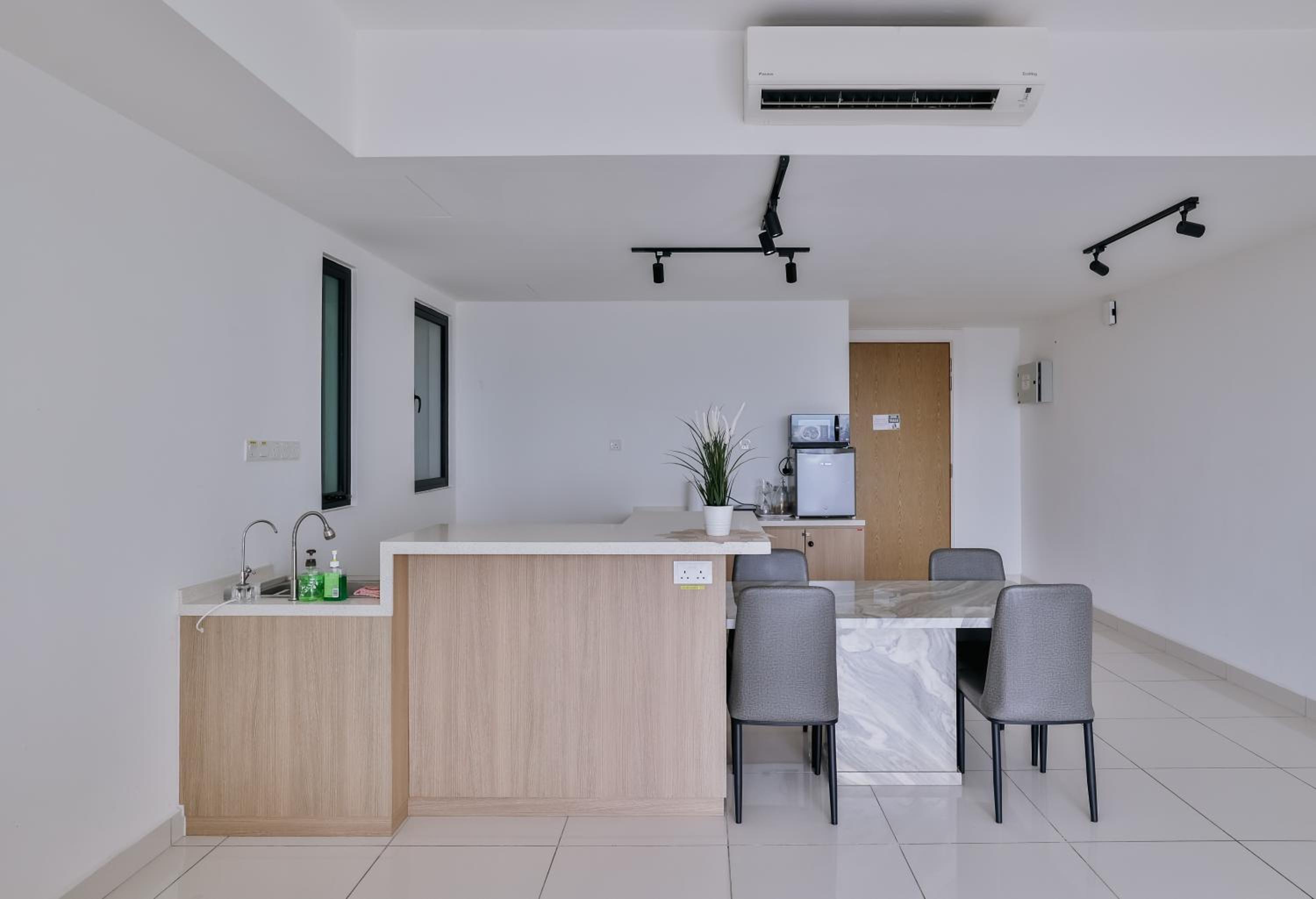 Midvalley Southkey Mosaic 2BR Suite Homestay by Jfive