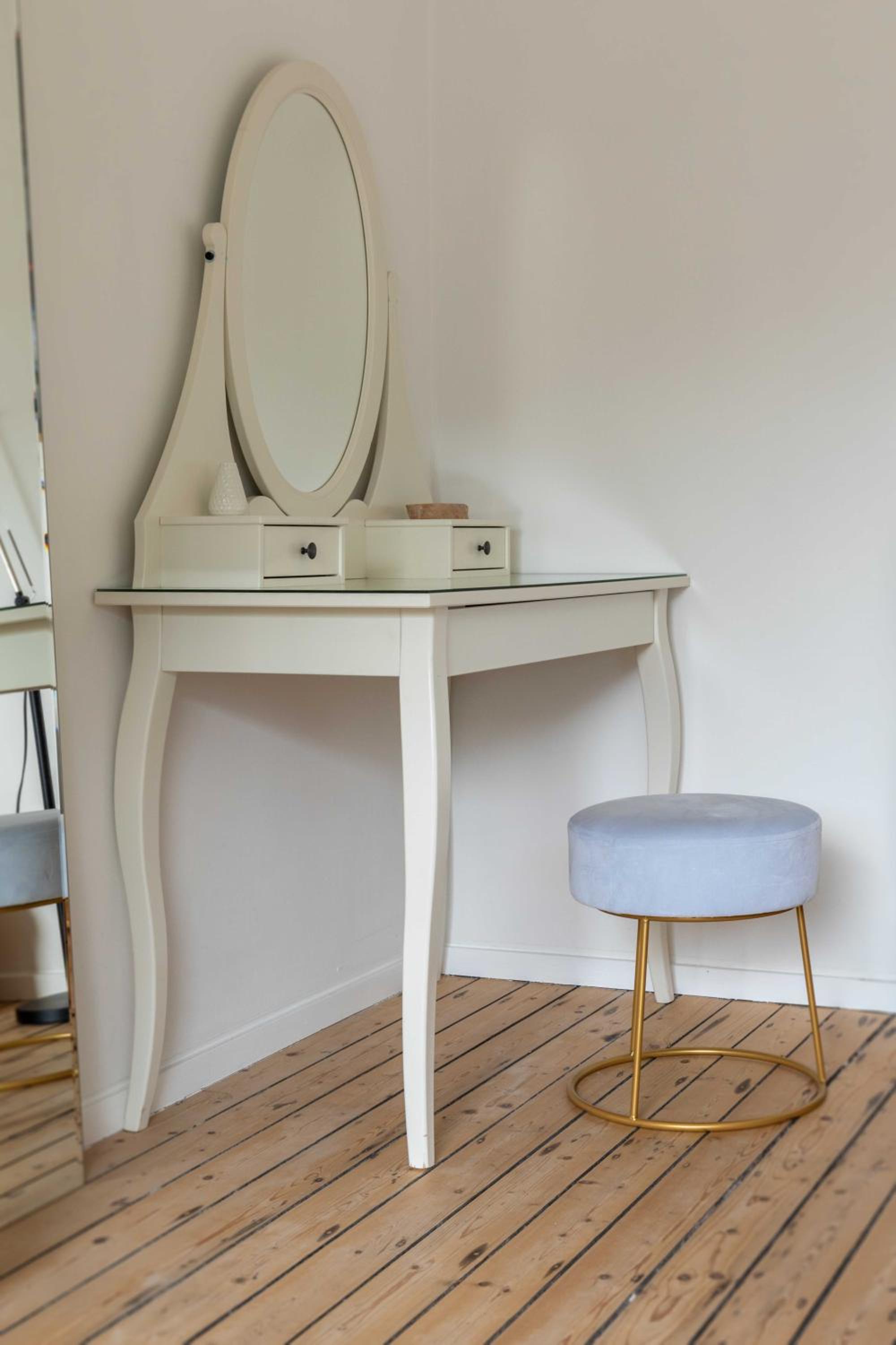 Spacious Belle Epoque House with free parking