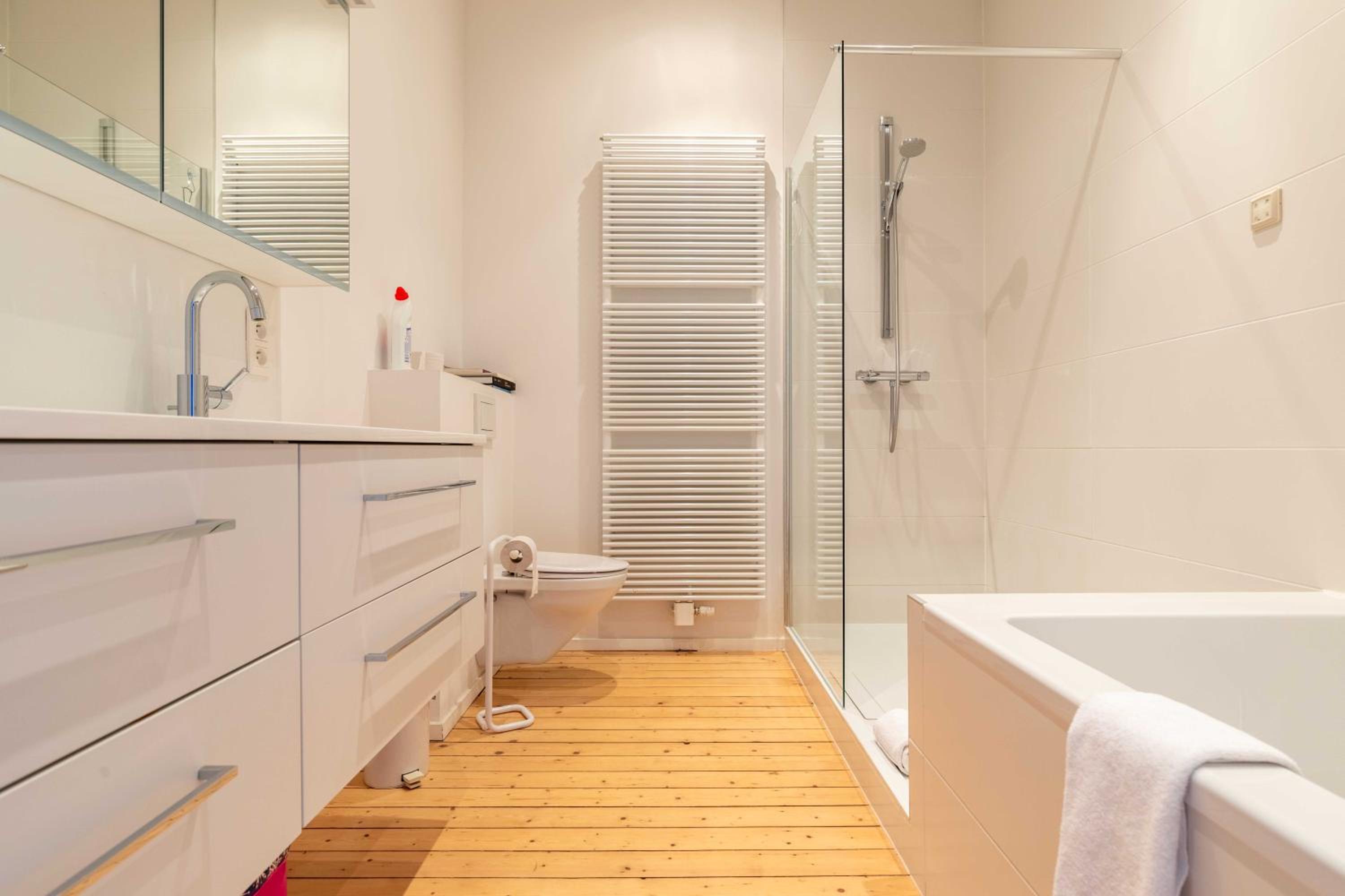 Spacious Belle Epoque House with free parking