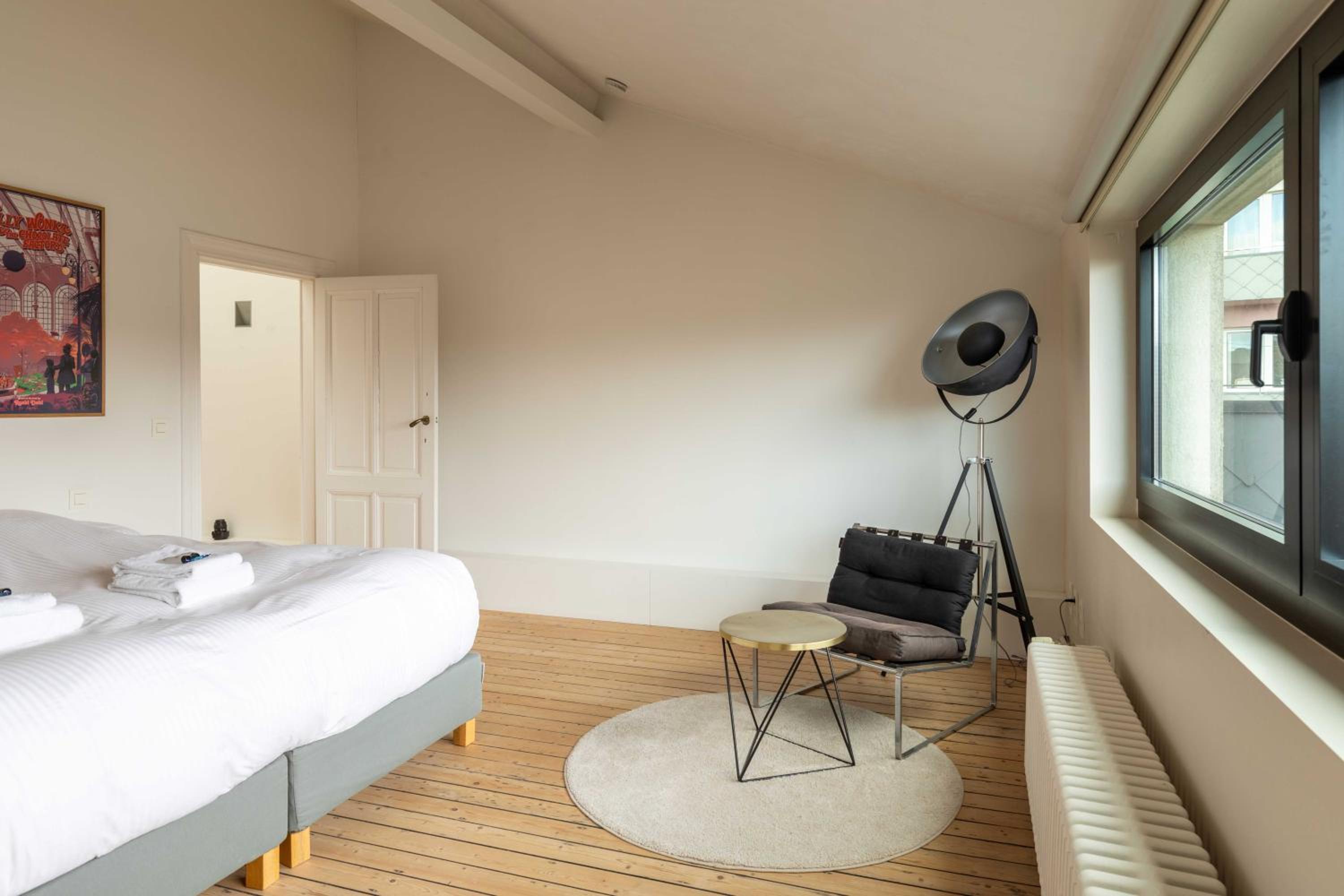 Spacious Belle Epoque House with free parking