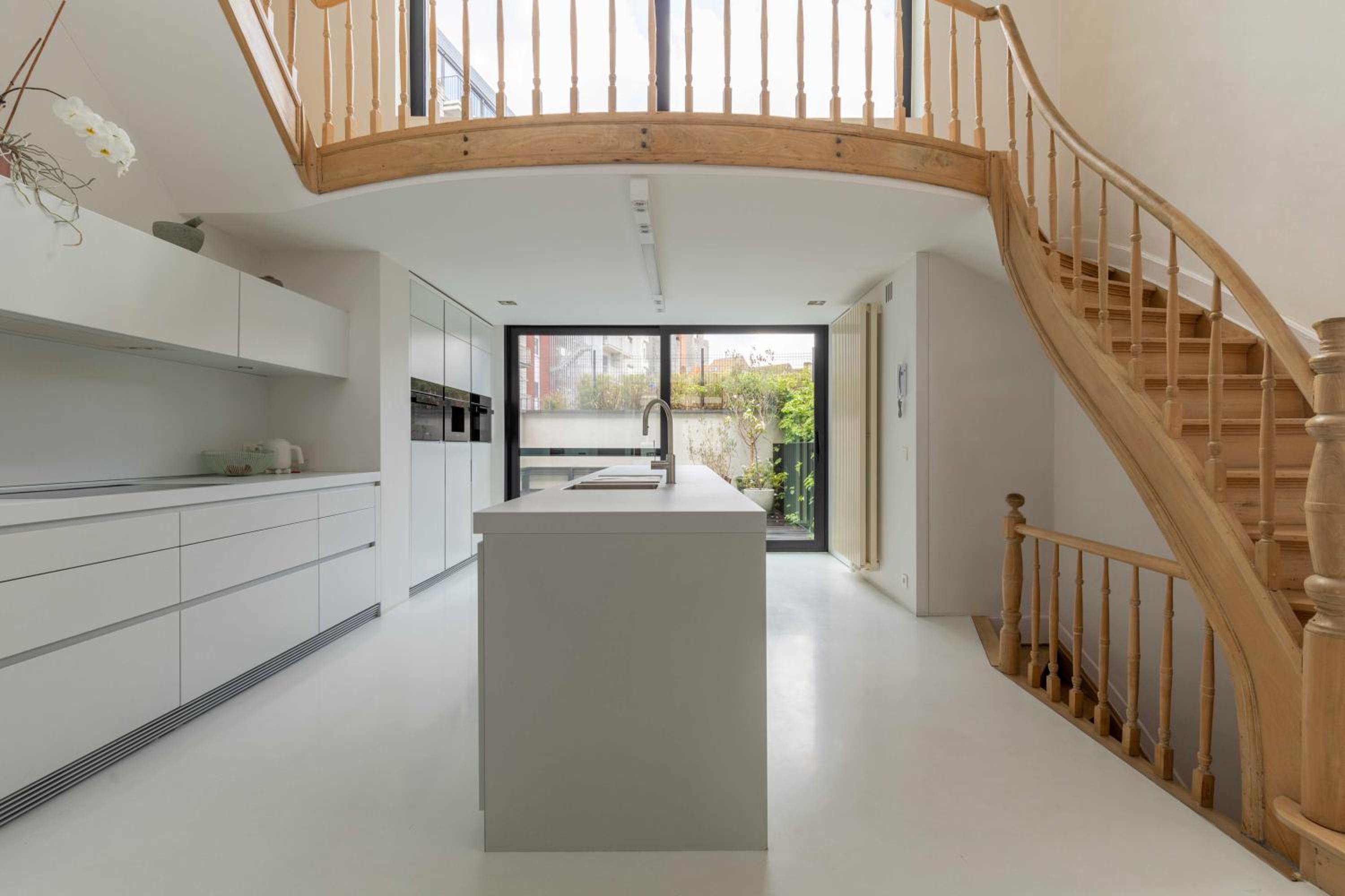 Spacious Belle Epoque House with free parking