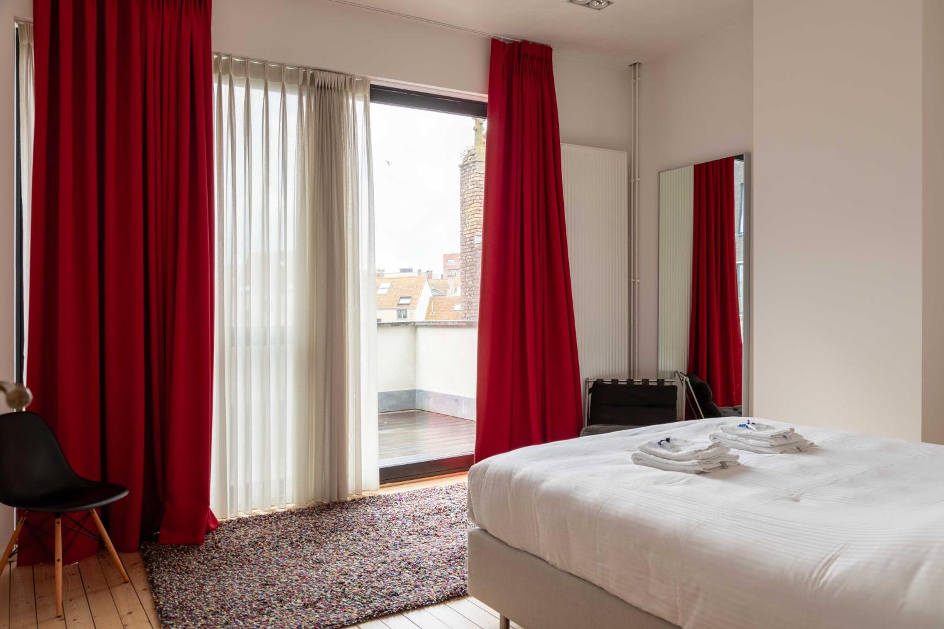 Spacious Belle Epoque House with free parking