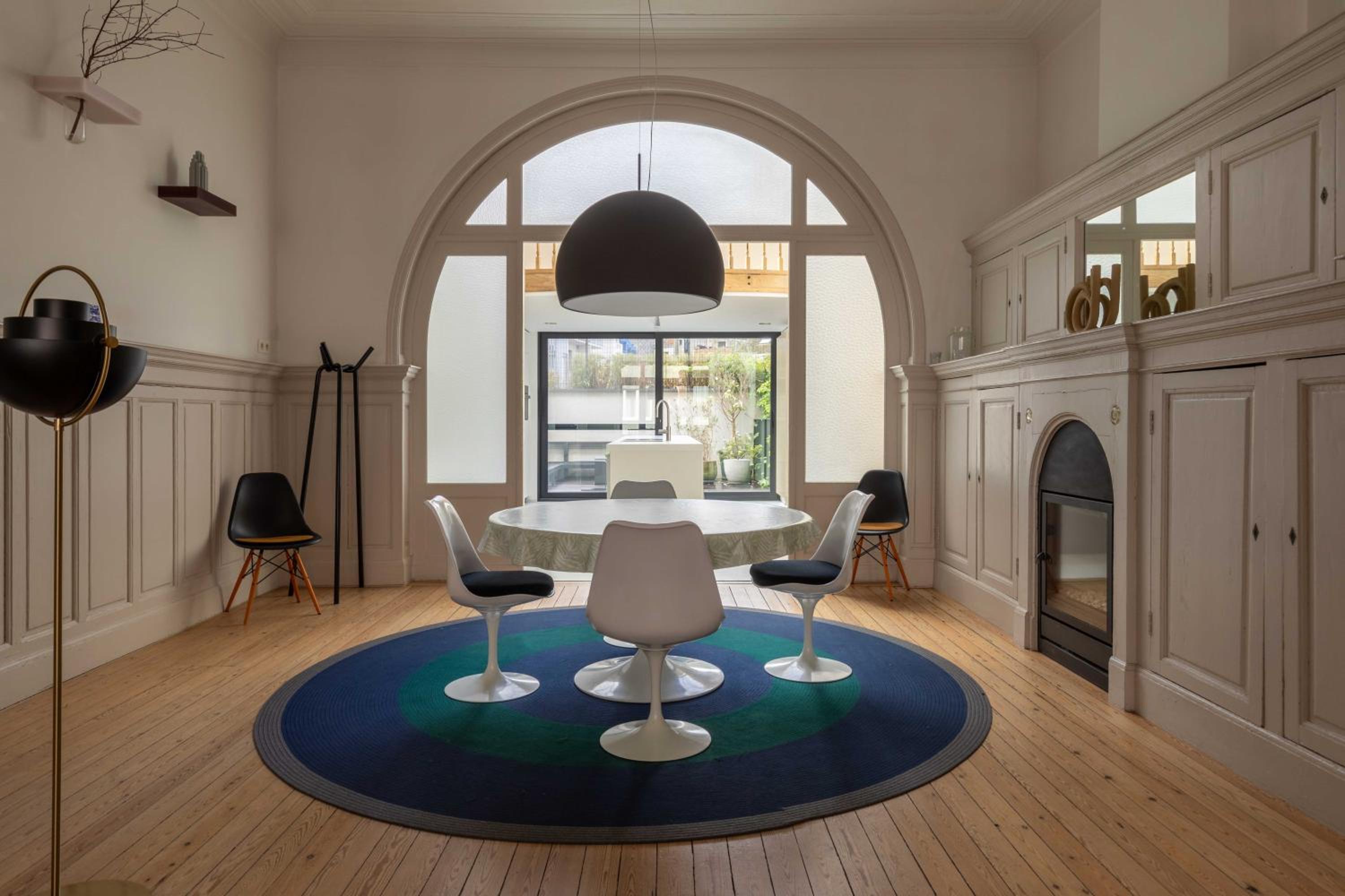 Spacious Belle Epoque House with free parking