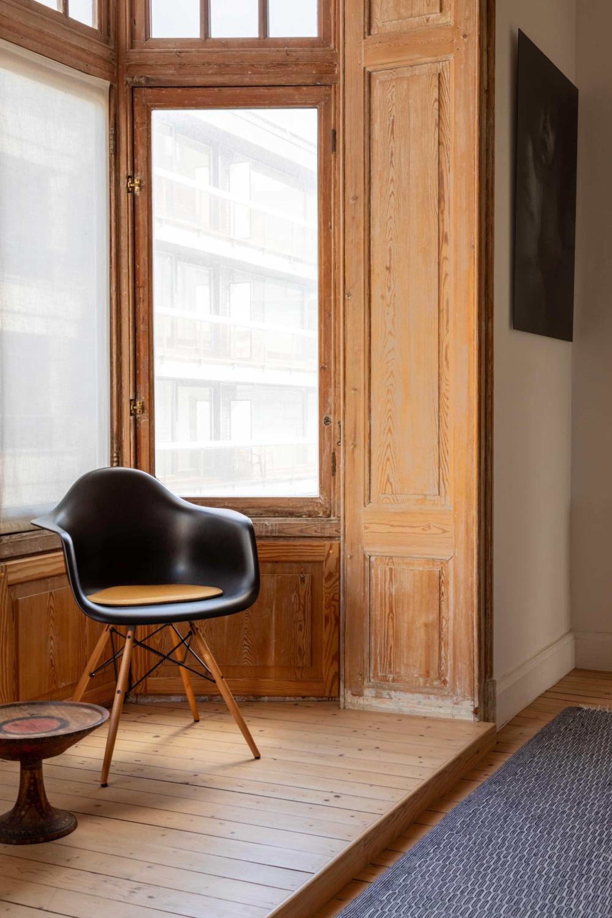 Spacious Belle Epoque House with free parking