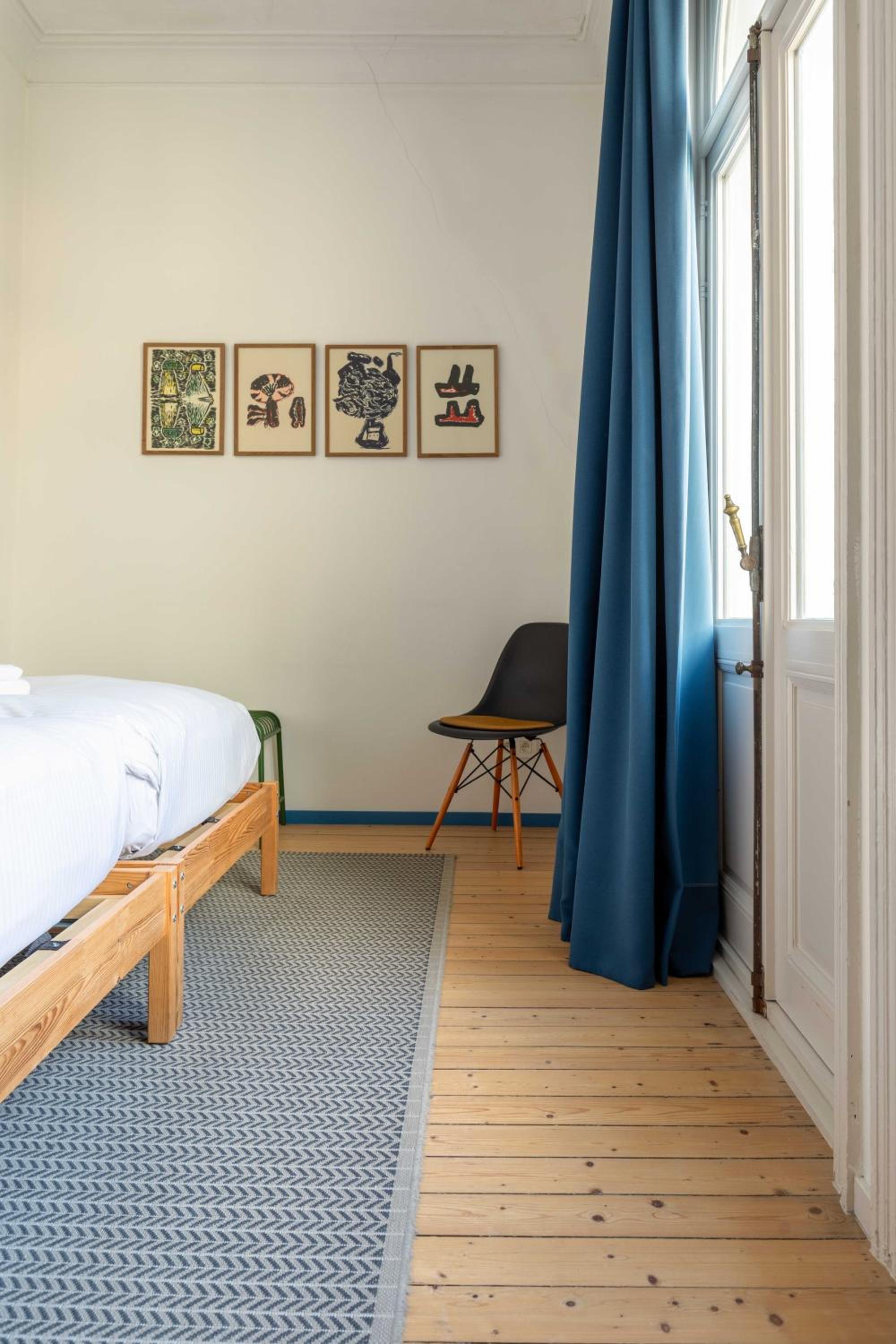 Spacious Belle Epoque House with free parking