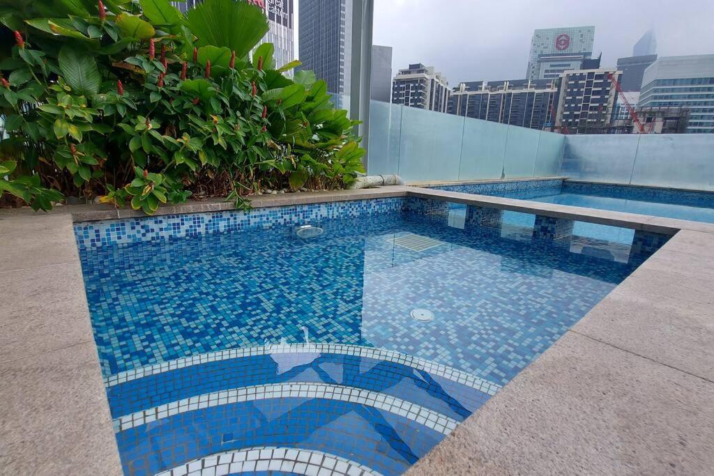 KLCC Suites 78 6Pax Free 1 Parking