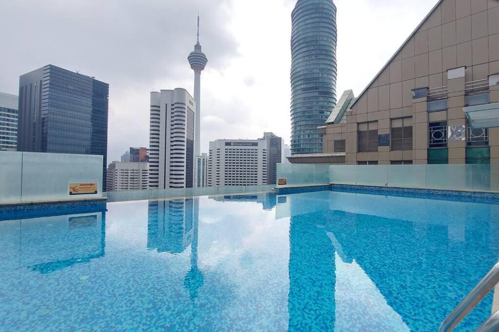 KLCC Suites 78 6Pax Free 1 Parking