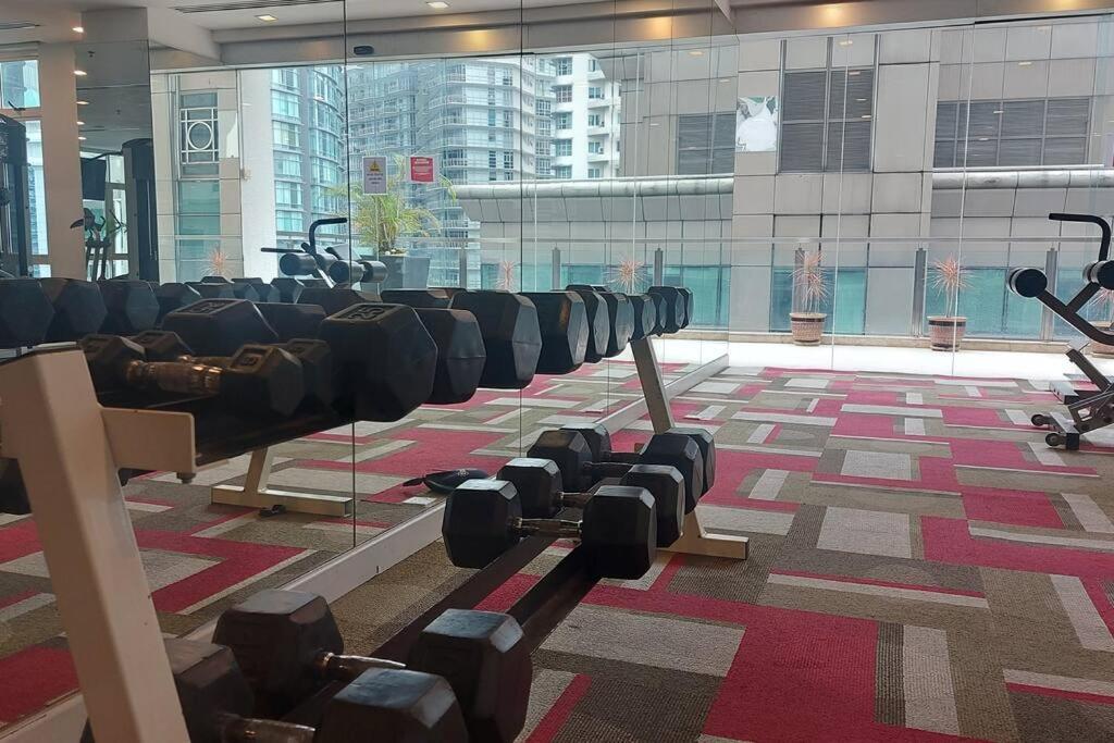 KLCC Suites 78 6Pax Free 1 Parking