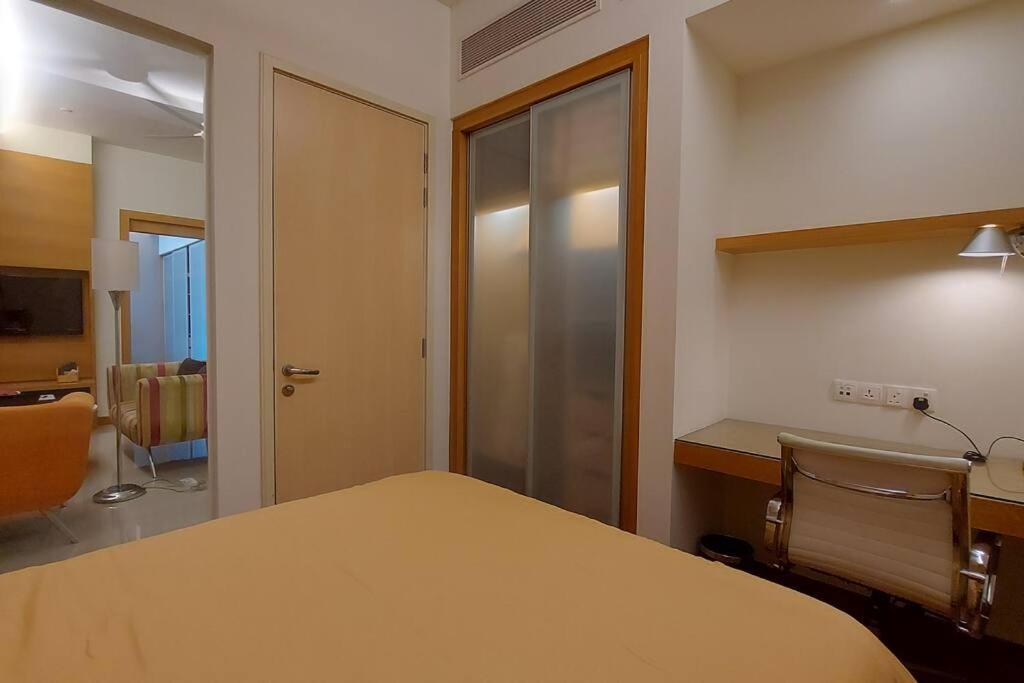 KLCC Suites 78 6Pax Free 1 Parking