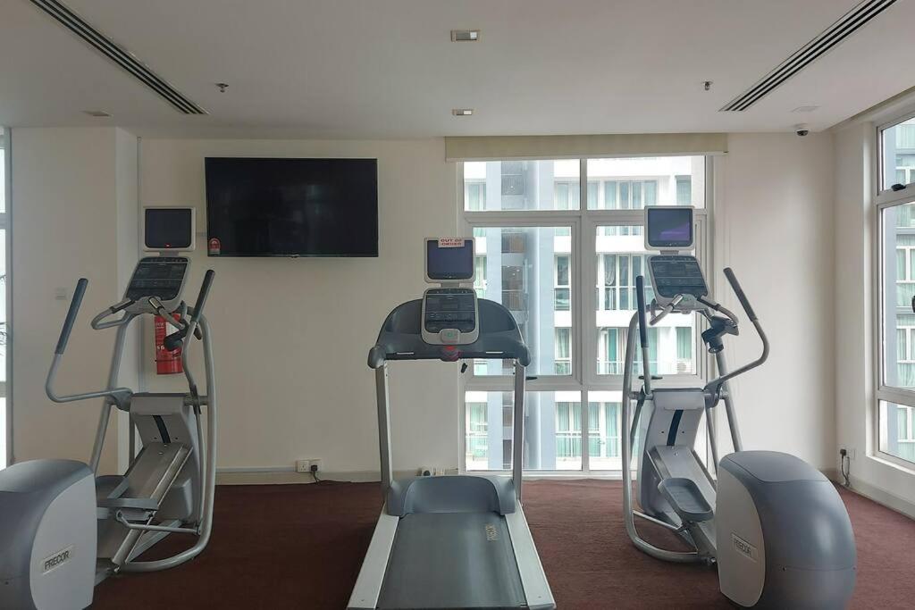KLCC Suites 78 6Pax Free 1 Parking