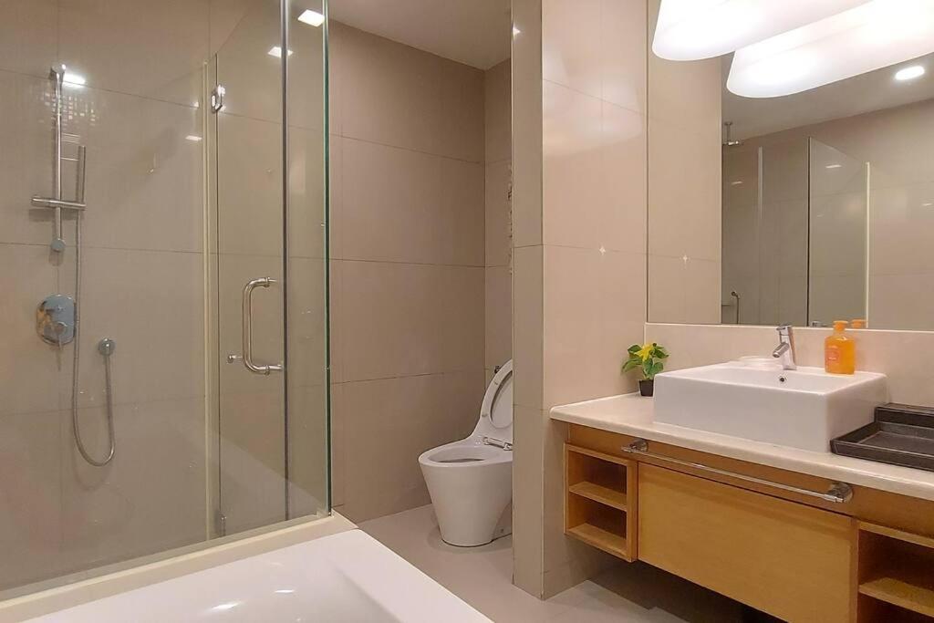 KLCC Suites 78 6Pax Free 1 Parking