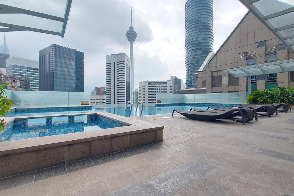 KLCC Suites 78 6Pax Free 1 Parking