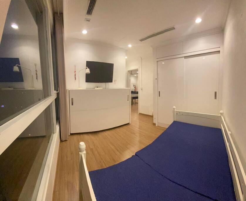 Modern 2 bedroom apartment in central of Hanoi