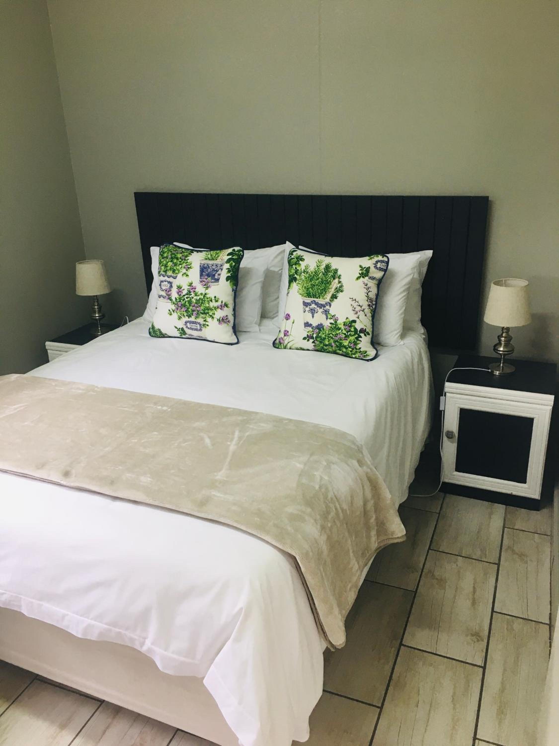 Happy Daze Spacious 45m2 Self Catering Apartment view 4