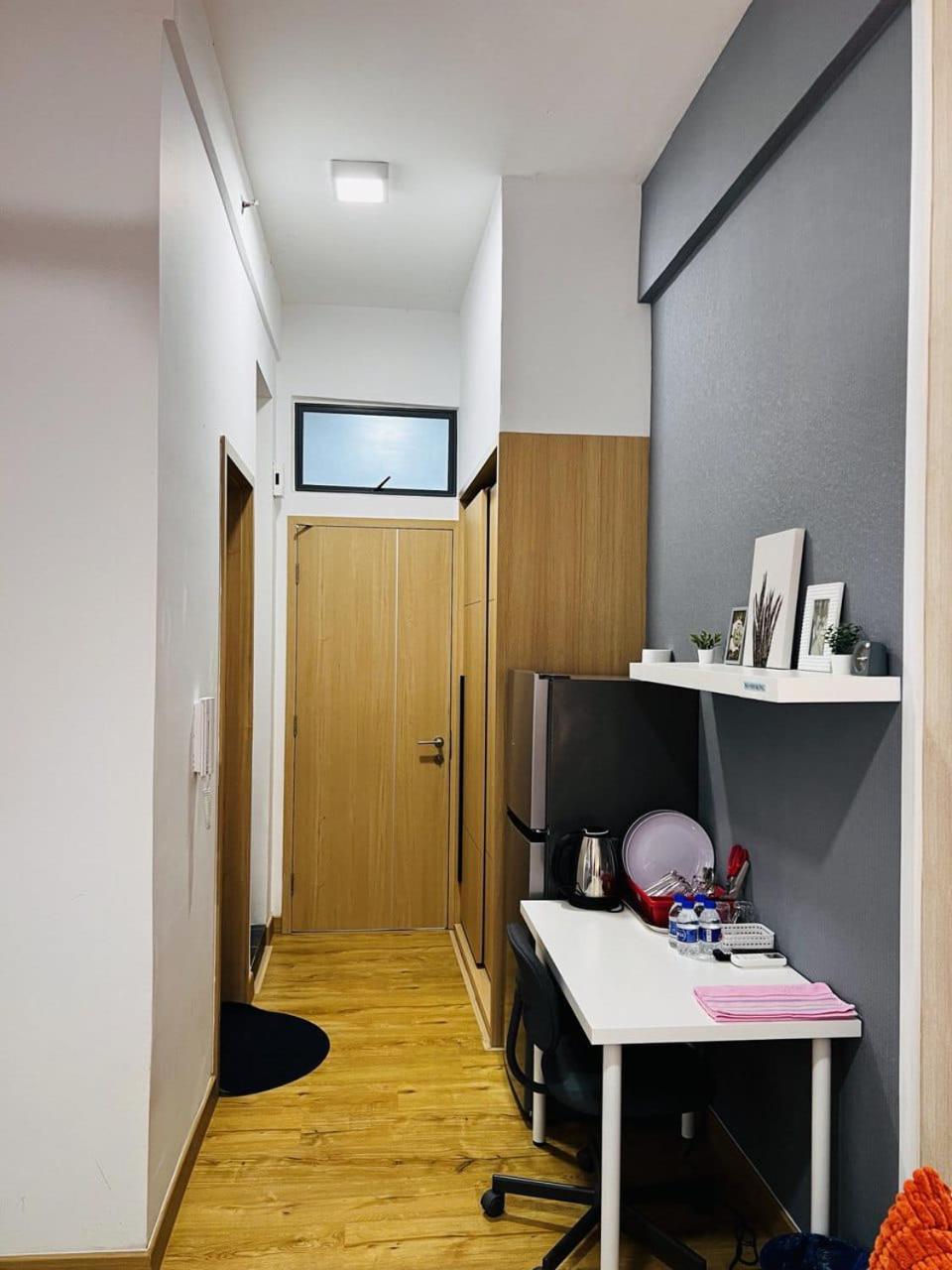 Voyage Bedroom, The Luxe Colony
