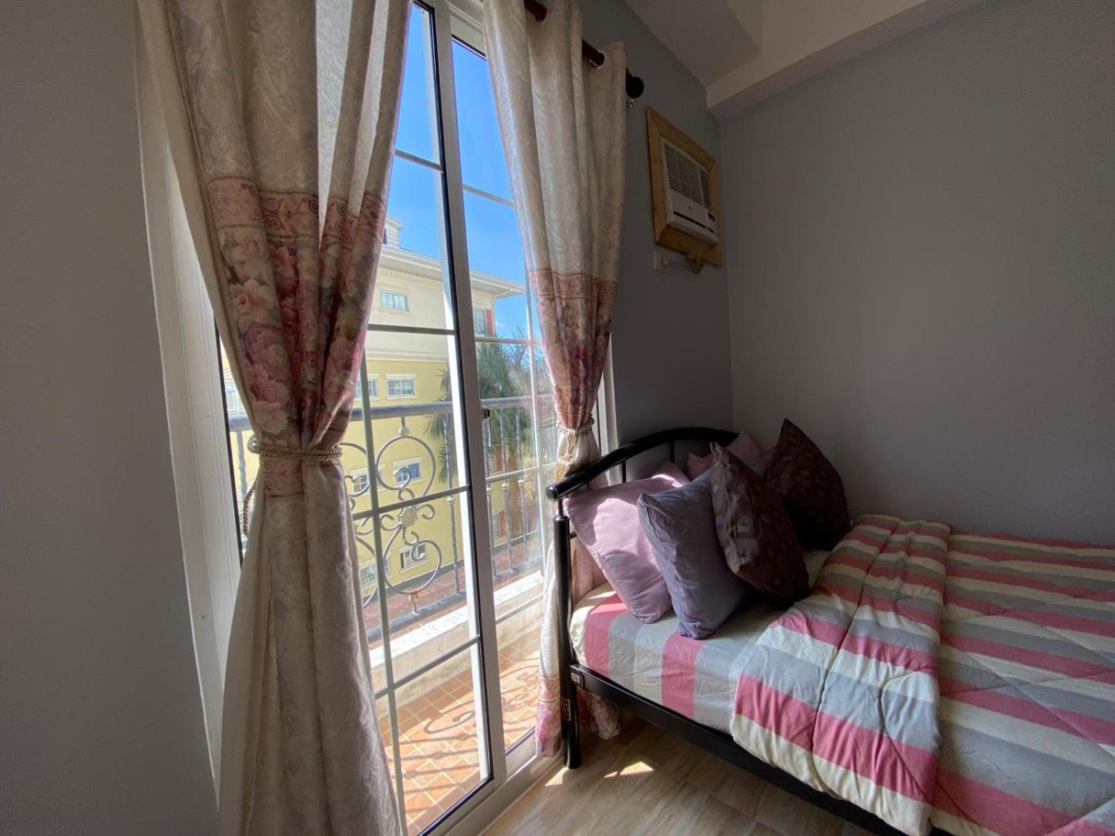 Cloud9Condos Cebu 1 BR with Balcony view 2
