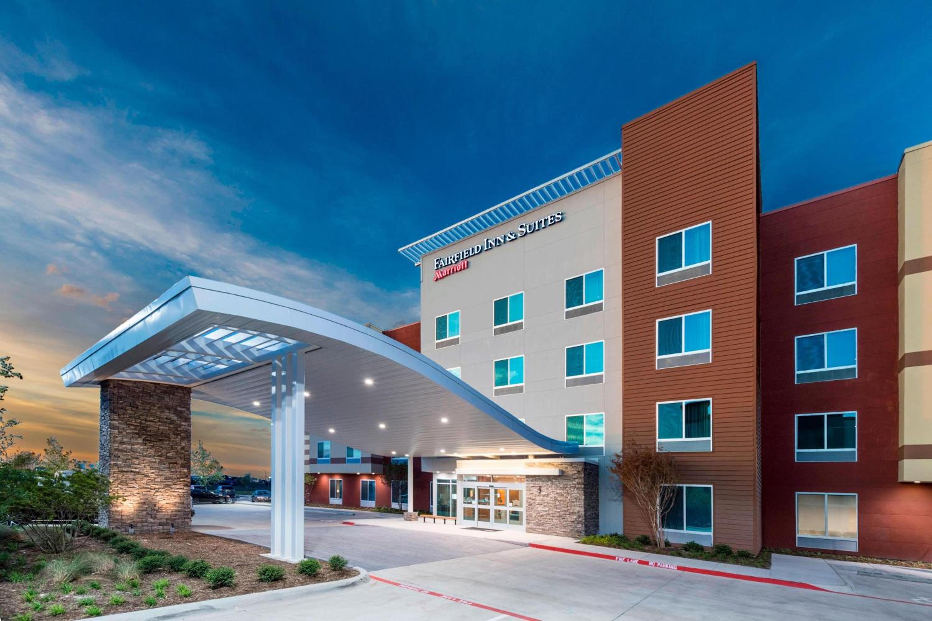 Dallas Vacations - Fairfield Inn  Suites by Marriott Dallas Waxahachie - Property Image 4