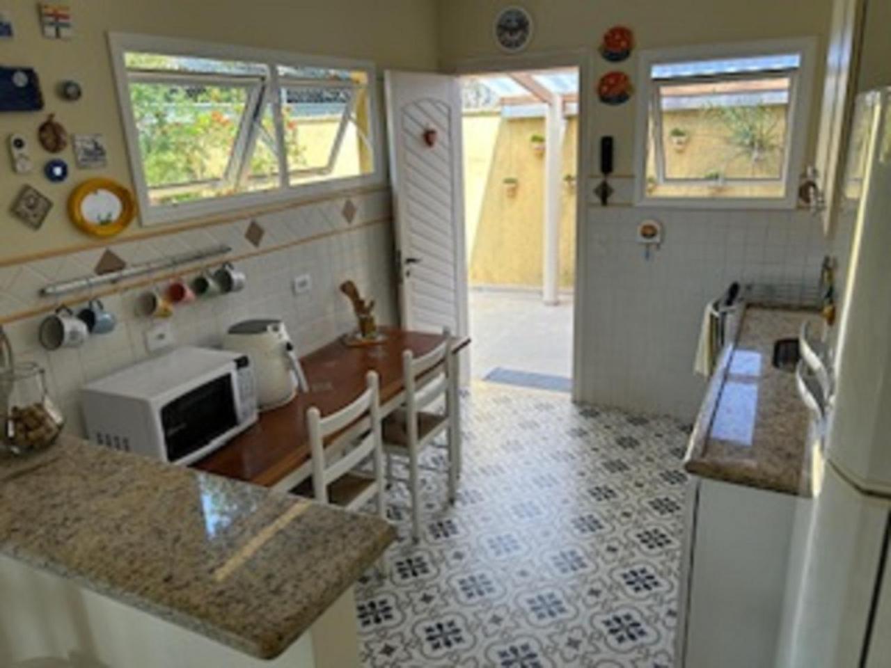 Condomínio Residencial Estoril - Casa térrea - 500m da praia de Boiçucanga
