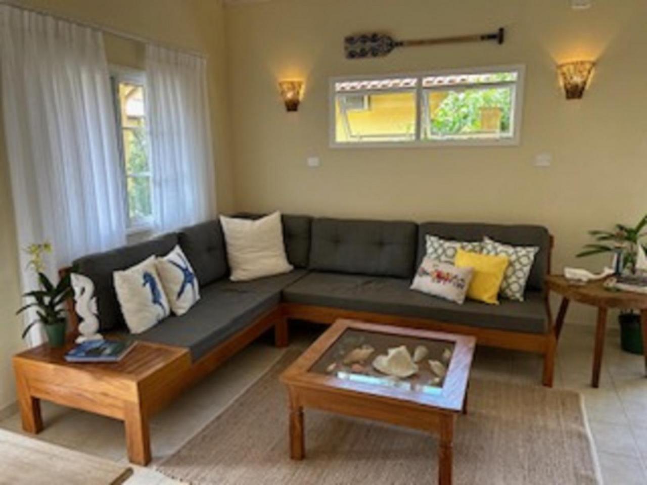 Condomínio Residencial Estoril - Casa térrea - 500m da praia de Boiçucanga
