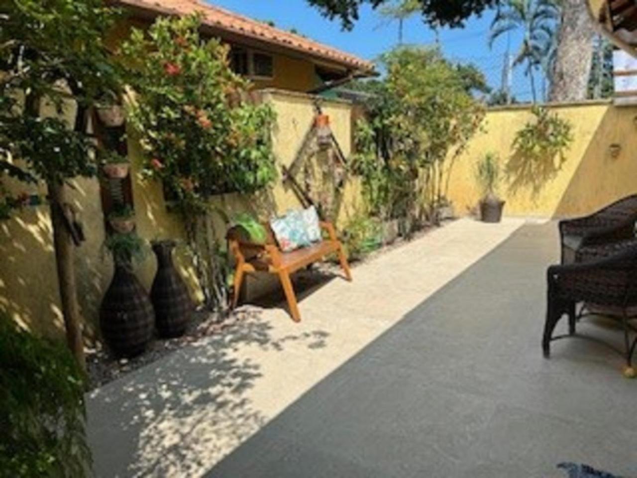 Condomínio Residencial Estoril - Casa térrea - 500m da praia de Boiçucanga