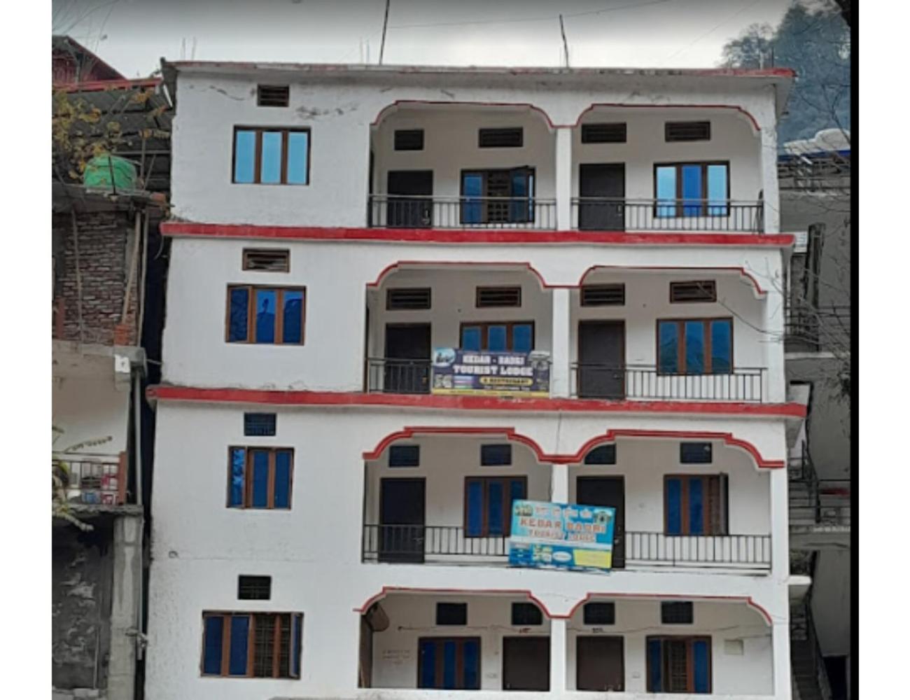Hotel Kedar Badri, Sitapur