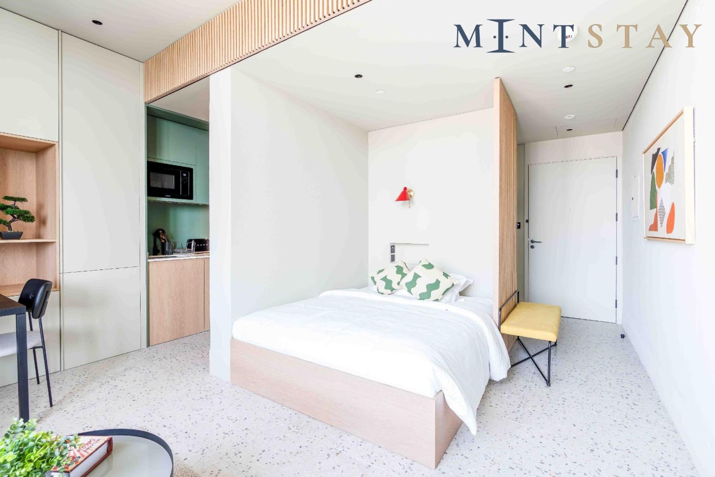Upside Living, Burj Khalifa View, Business Bay - Mint Stay