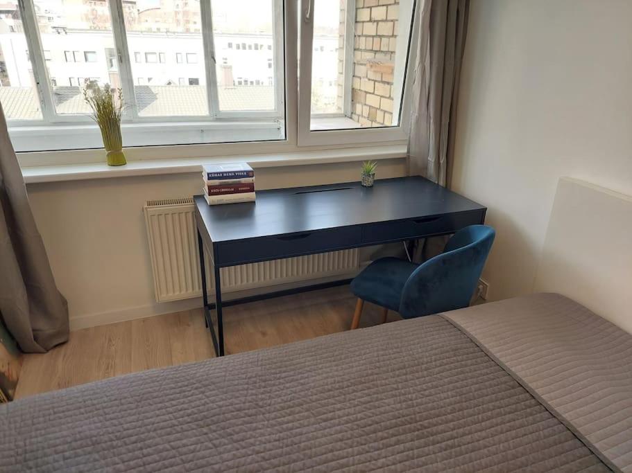 Central w/free parking & Netflix view 2