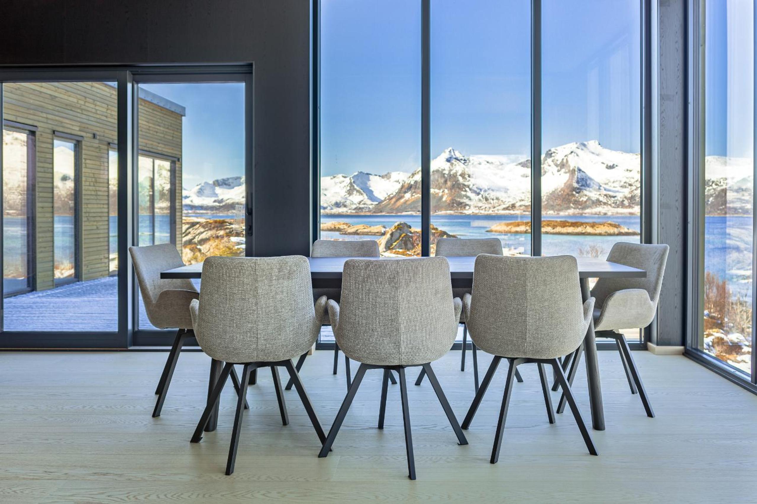 Lyngvær Arctic Pearl Lodge - Jacuzzi & Sauna - No 17