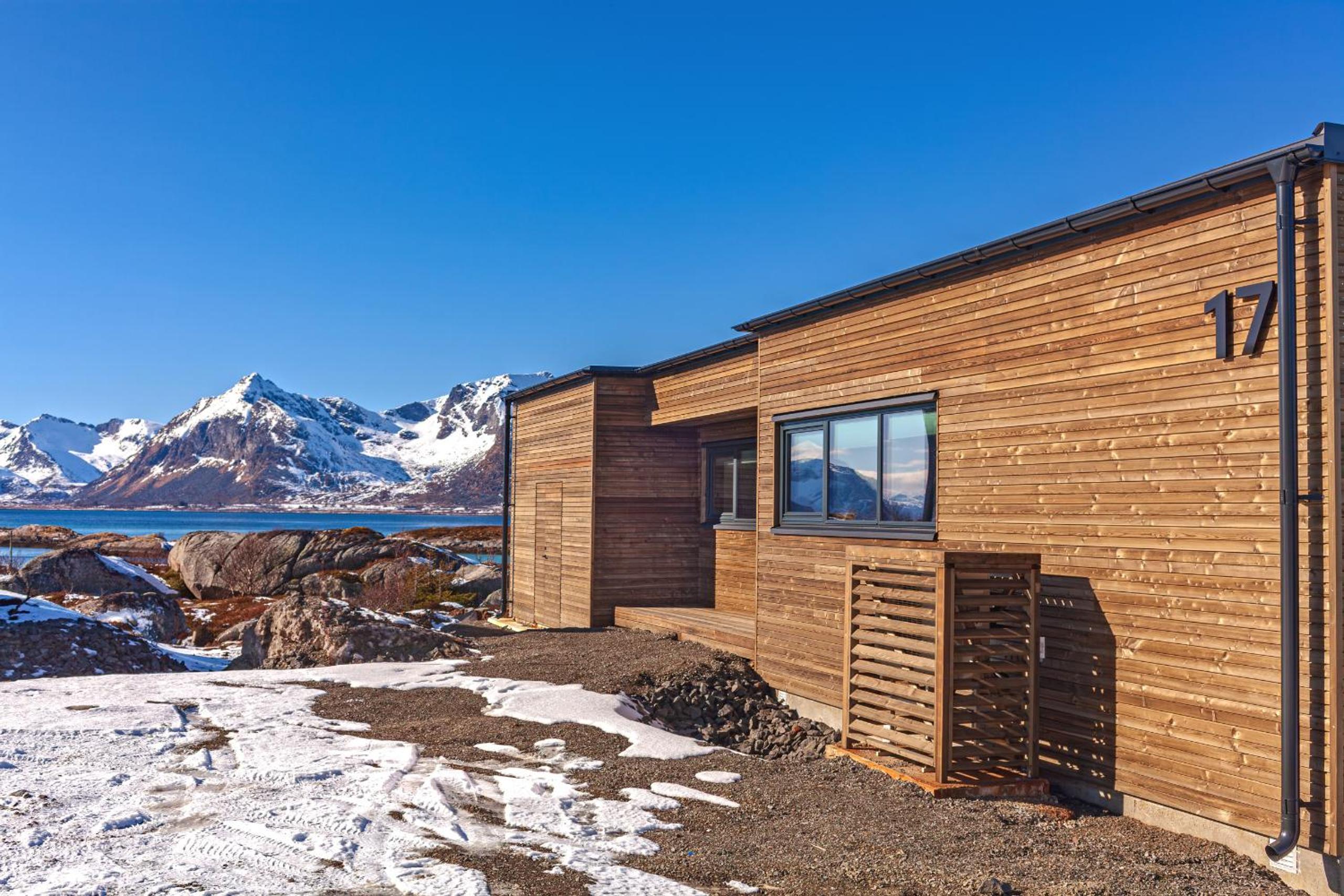 Lyngvær Arctic Pearl Lodge - Jacuzzi & Sauna - No 17