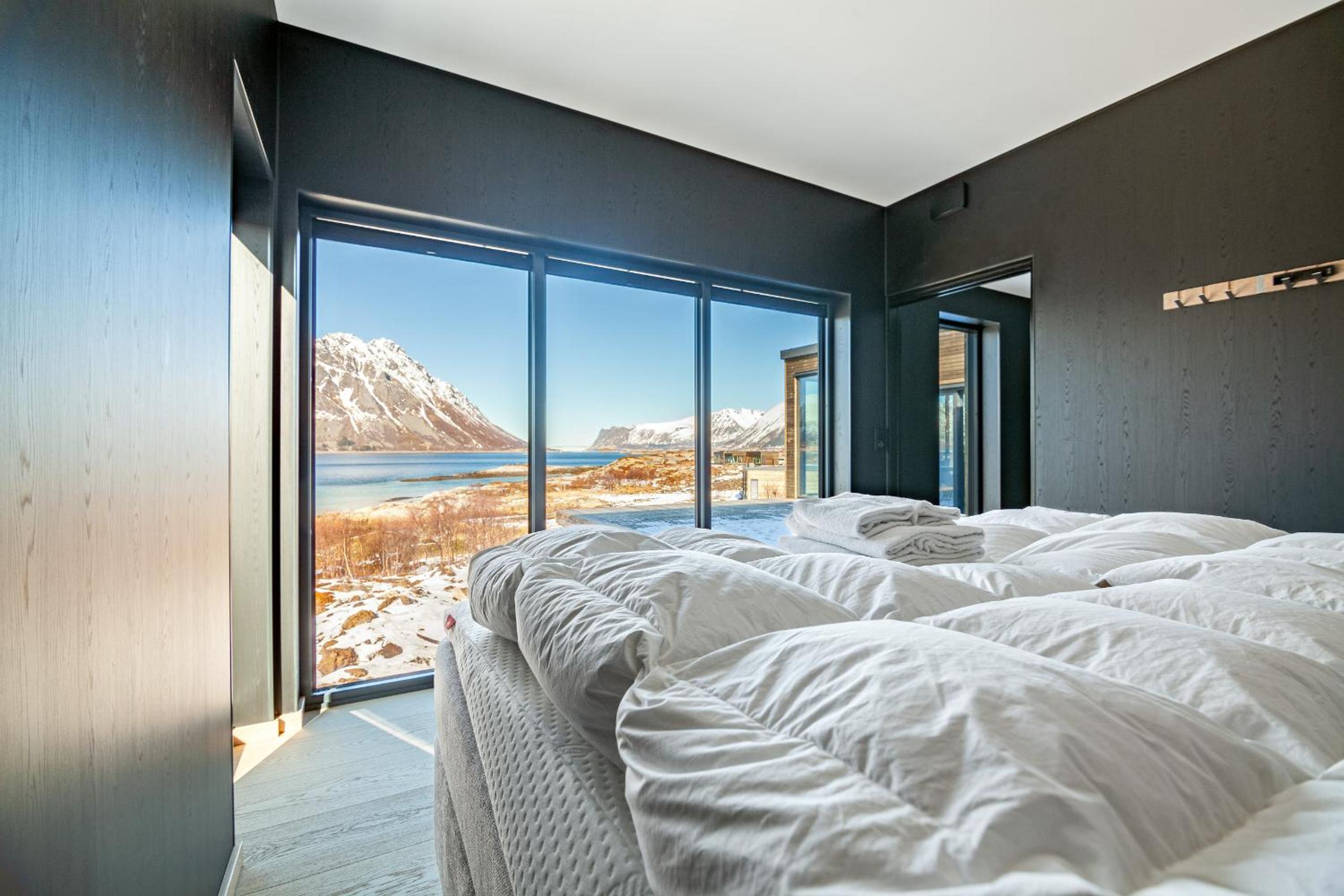 Lyngvær Arctic Pearl Lodge - Jacuzzi & Sauna - No 17