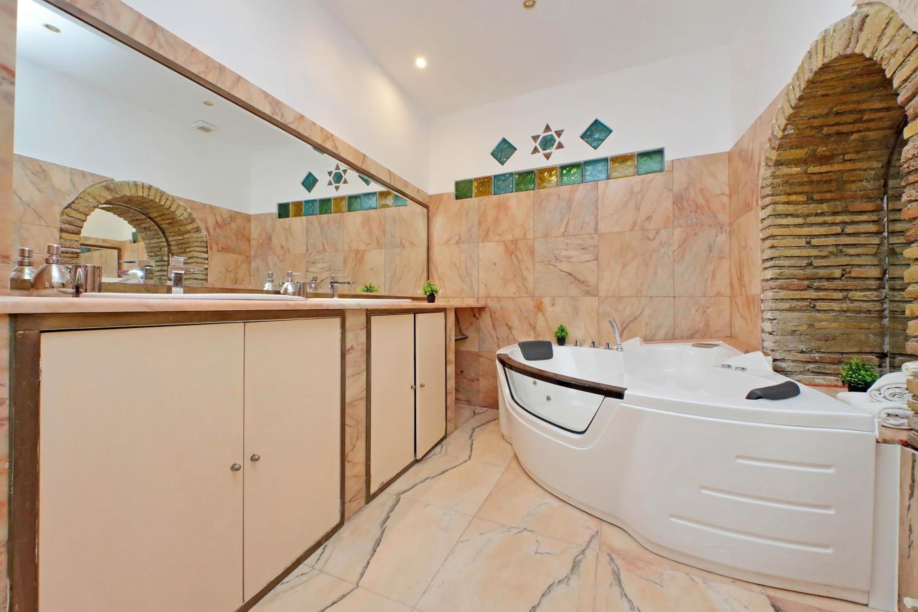 4BNB - Lungaretta Jacuzzi Apartment