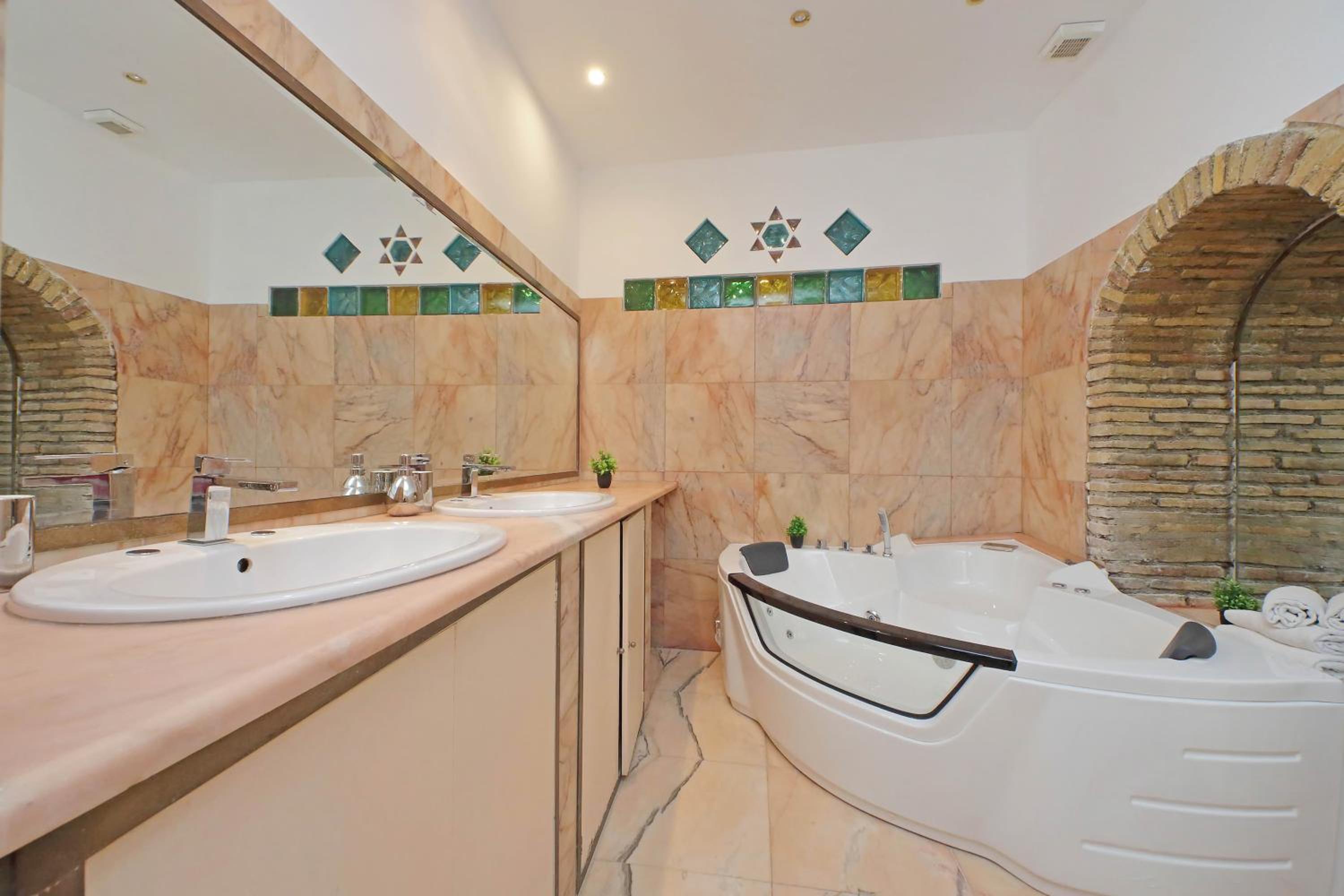 4BNB - Lungaretta Jacuzzi Apartment