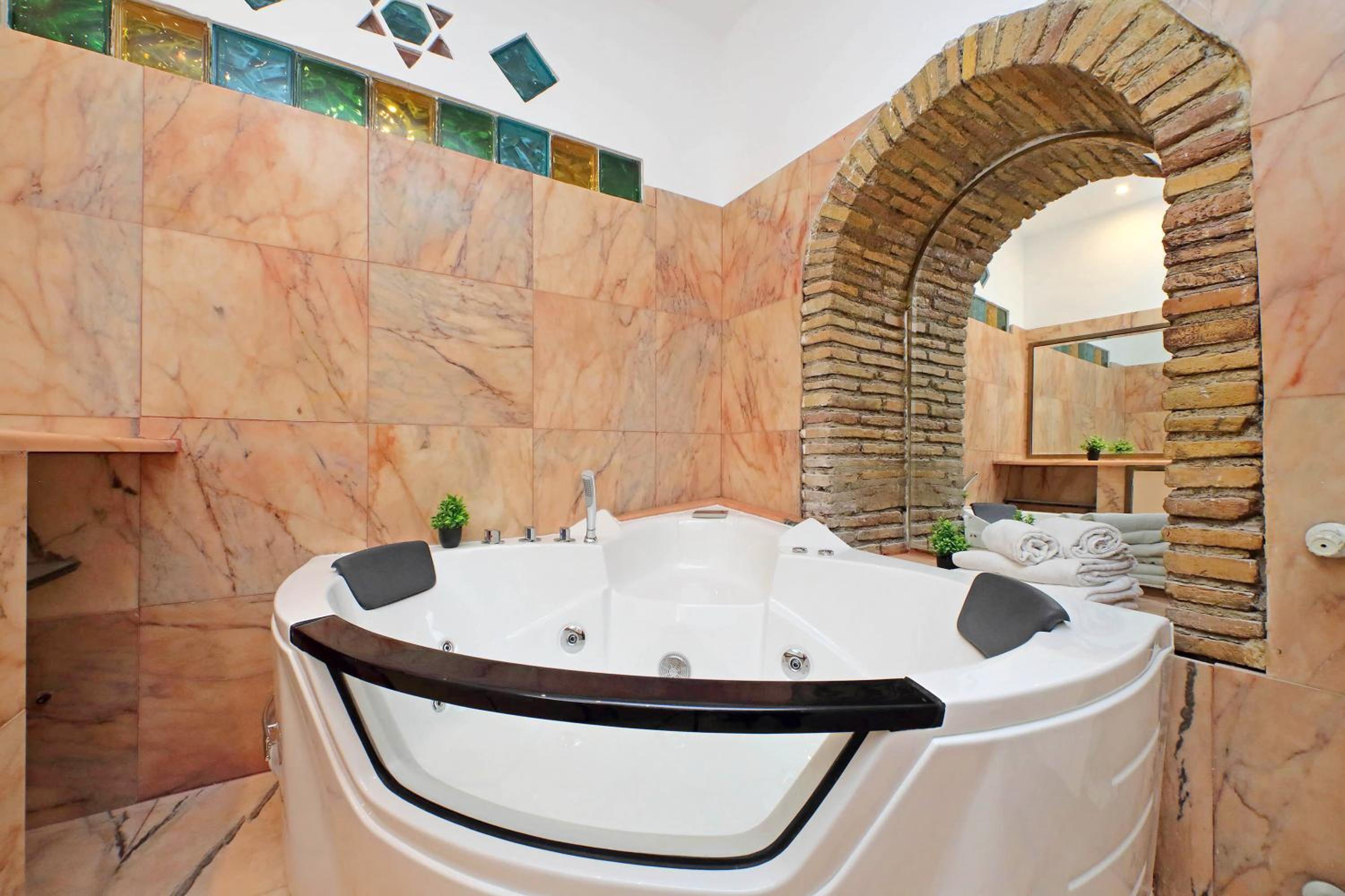 4BNB - Lungaretta Jacuzzi Apartment