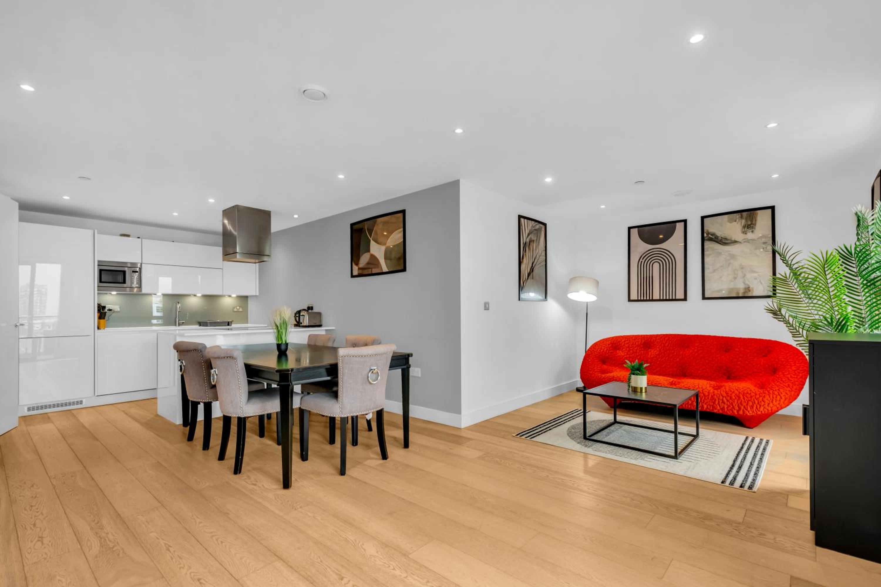 Commercial Street Apartment by MySquare
