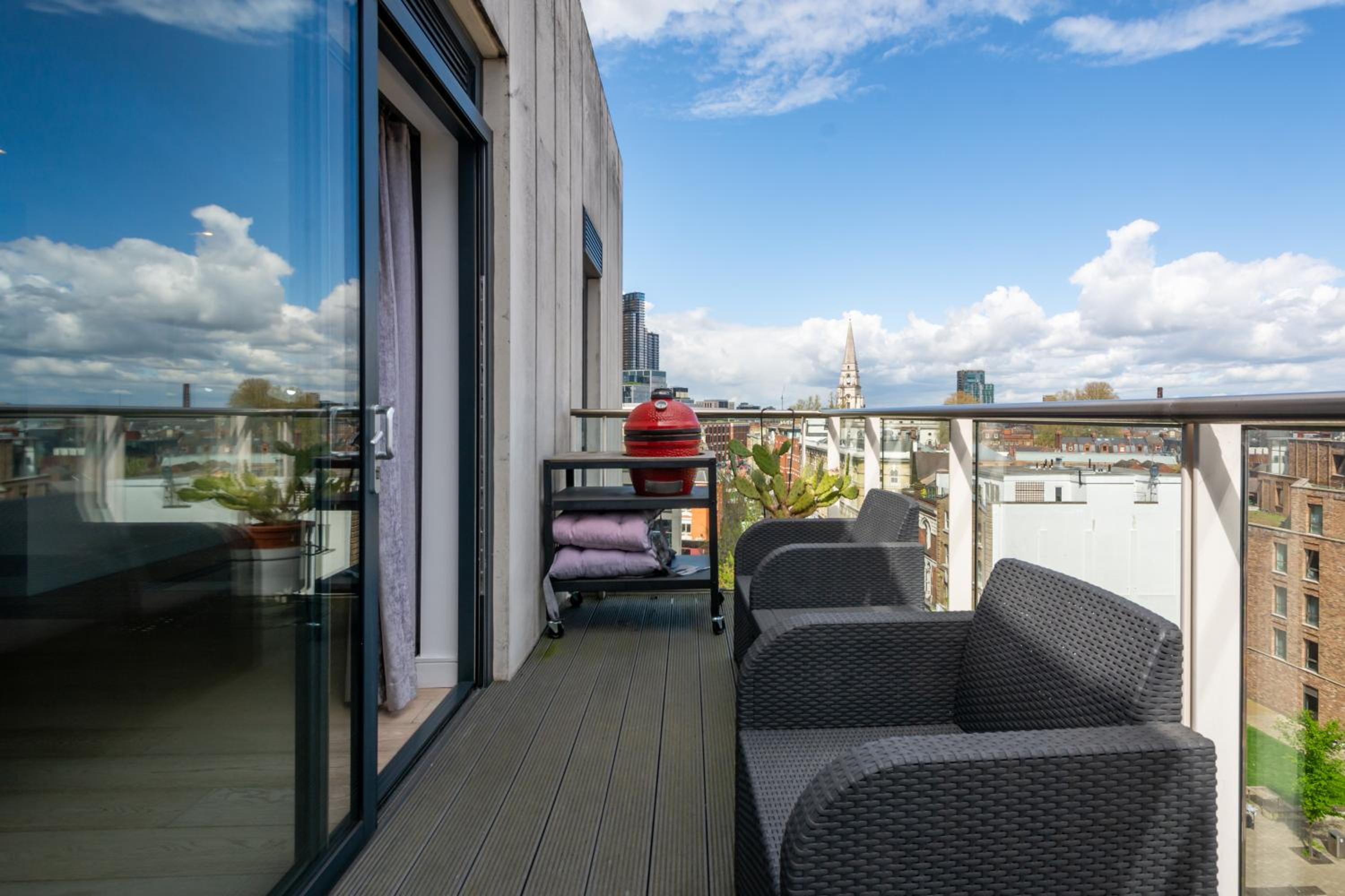 Commercial Street Apartment by MySquare