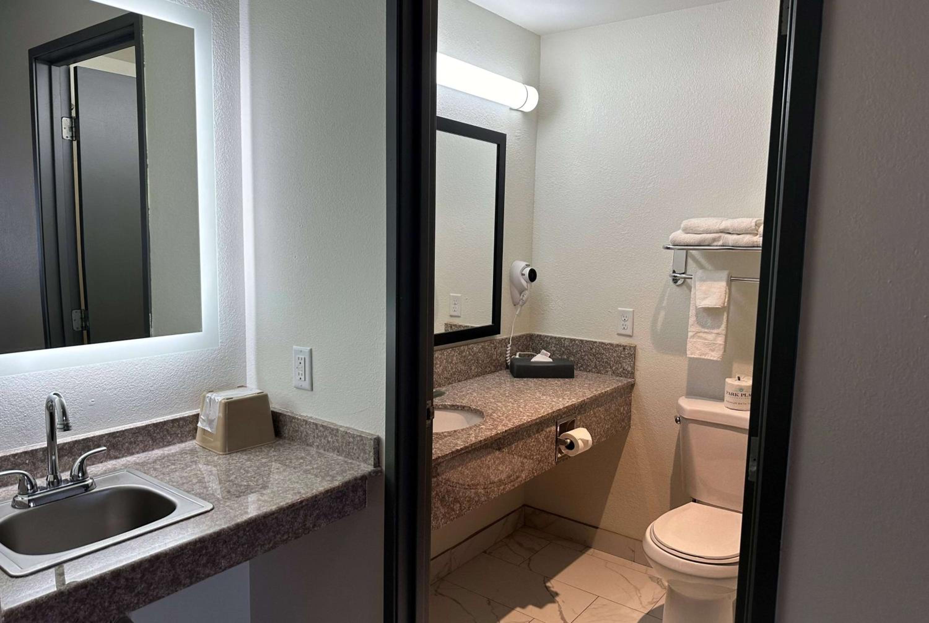 Ramada by Wyndham Waupaca, Foto 70